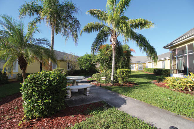 Brookdale Cape Coral outdoor common area