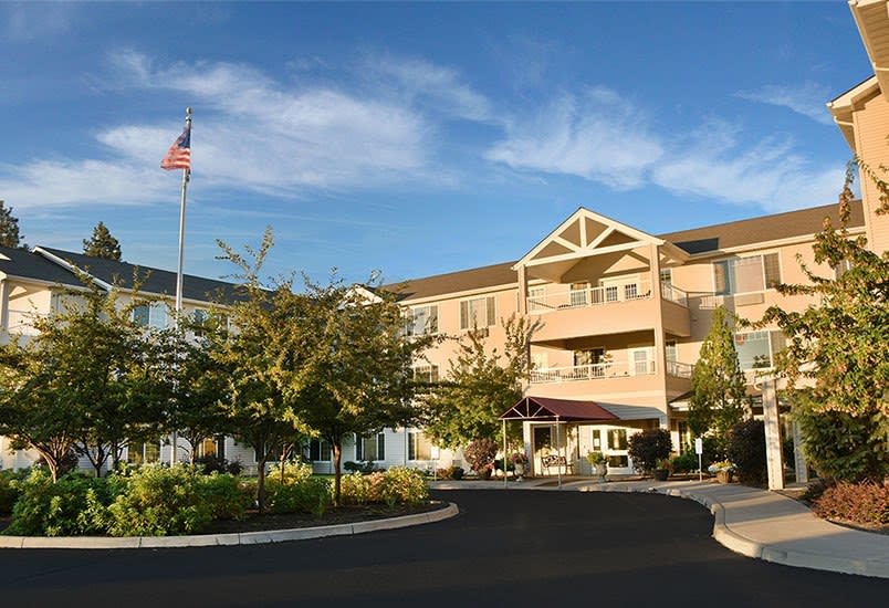 Fox Hollow Independent and Assisted Living community exterior