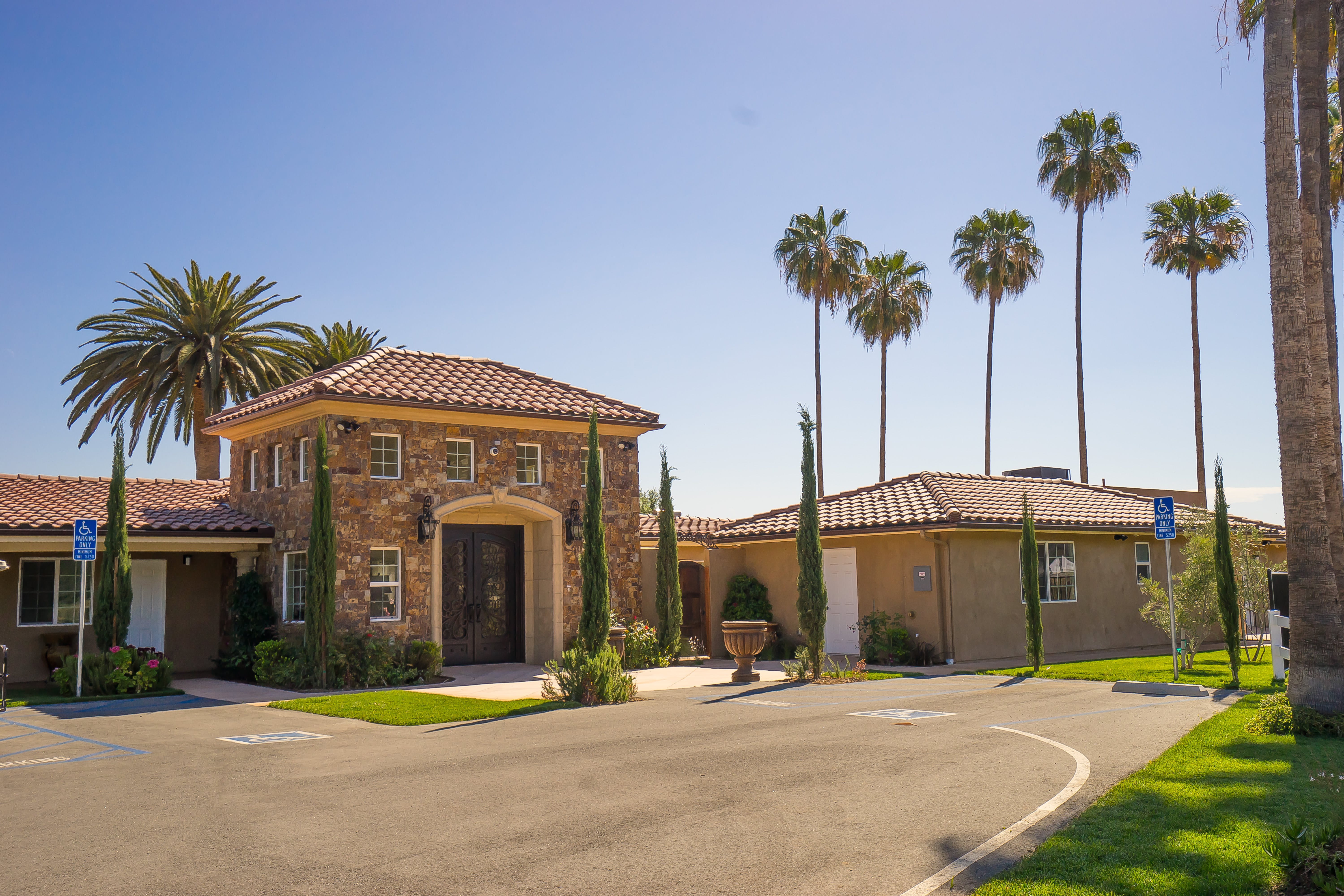 Villa Monticello Assisted Living community exterior