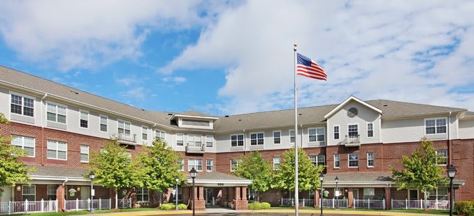 New Perspective Senior Living Carlson Parkway community exterior