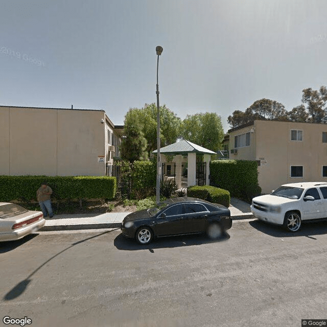 street view of Towne Square Apartments-UNLICENSED