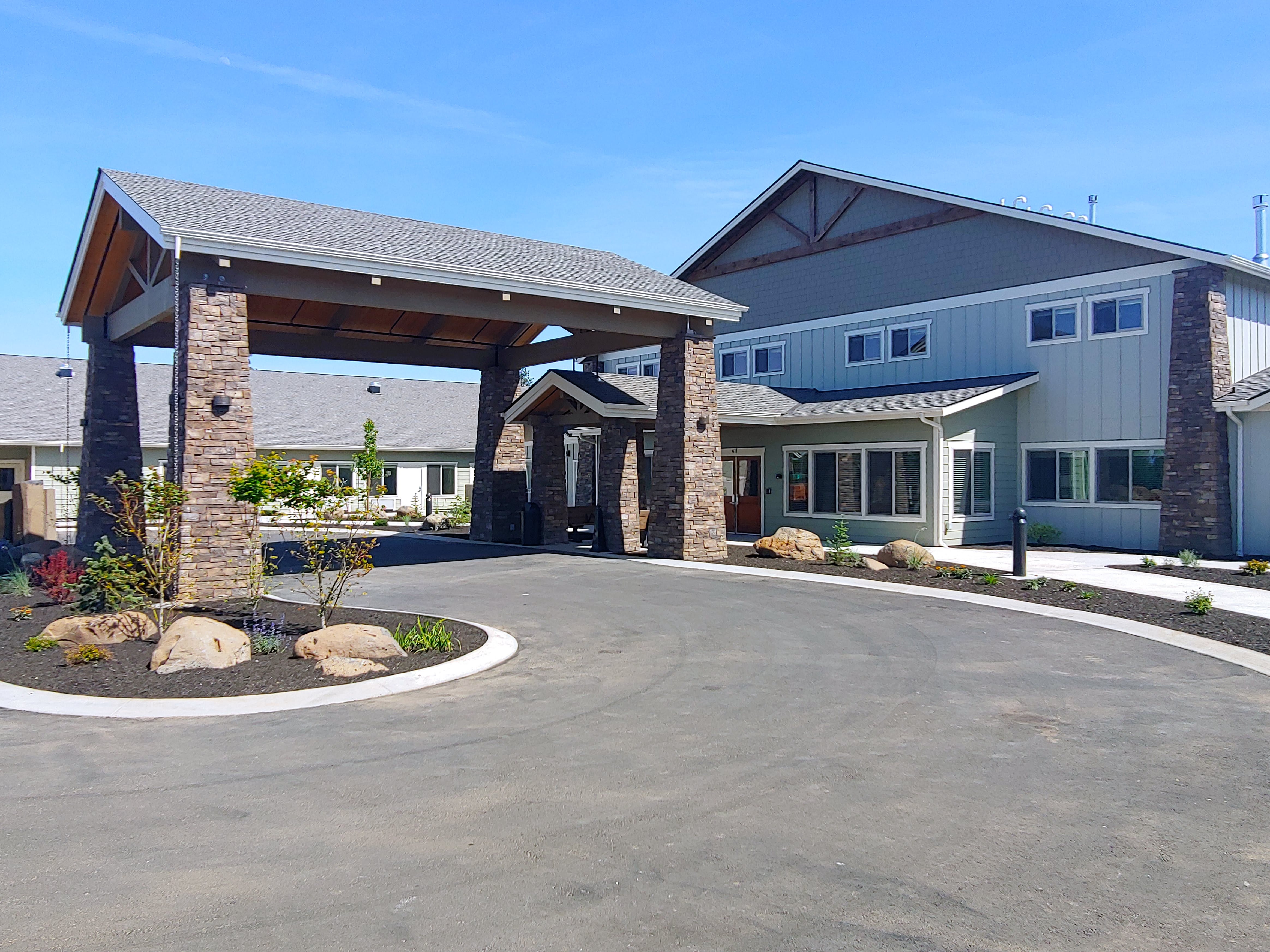 The Lodge in Sisters outdoor common area