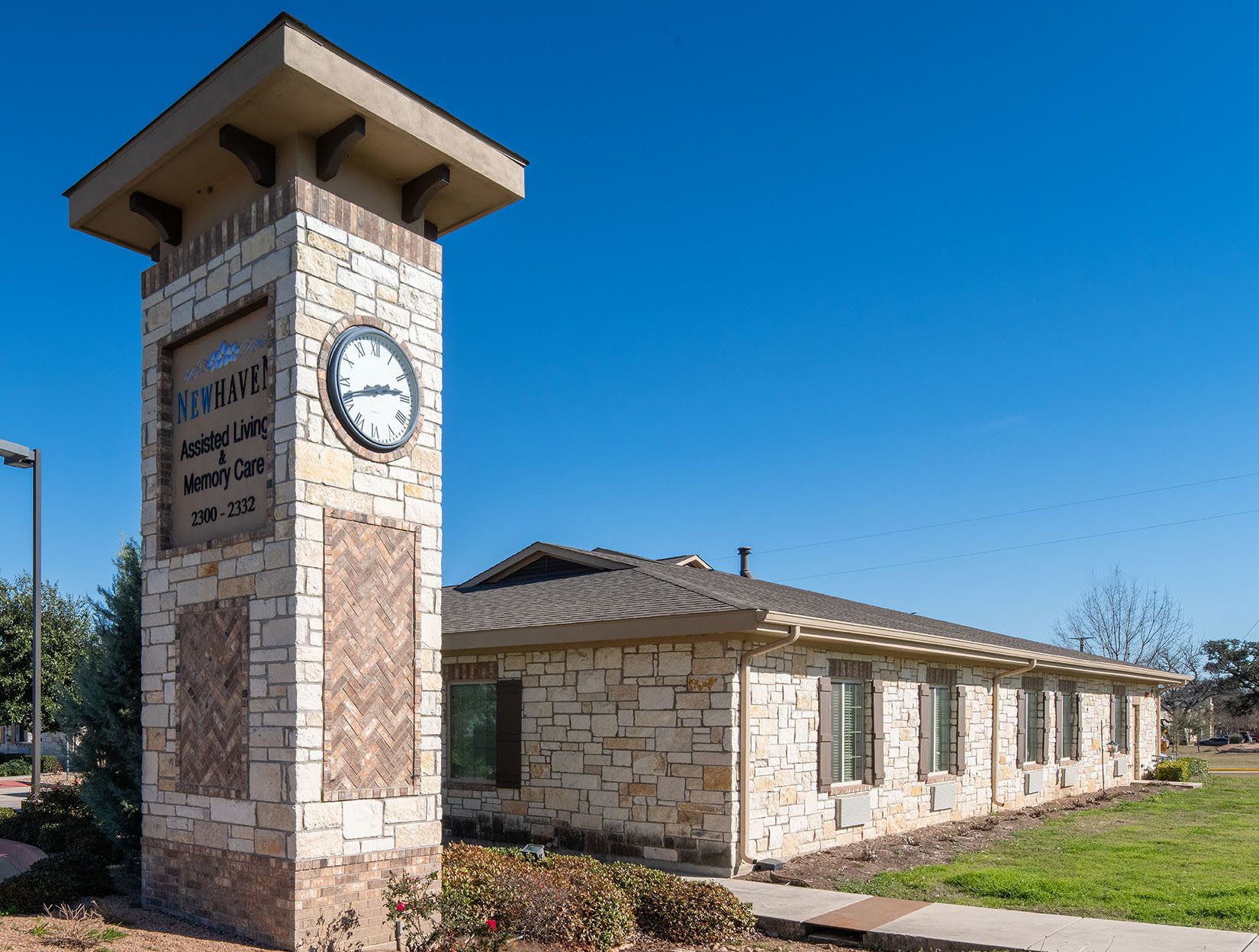 New Haven Assisted Living and Memory Care of Cibolo outdoor common area