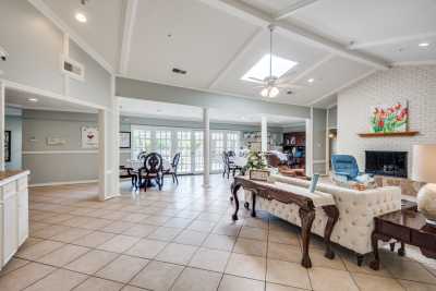 Silver Leaf Assisted Living at Meadow Road indoor common area