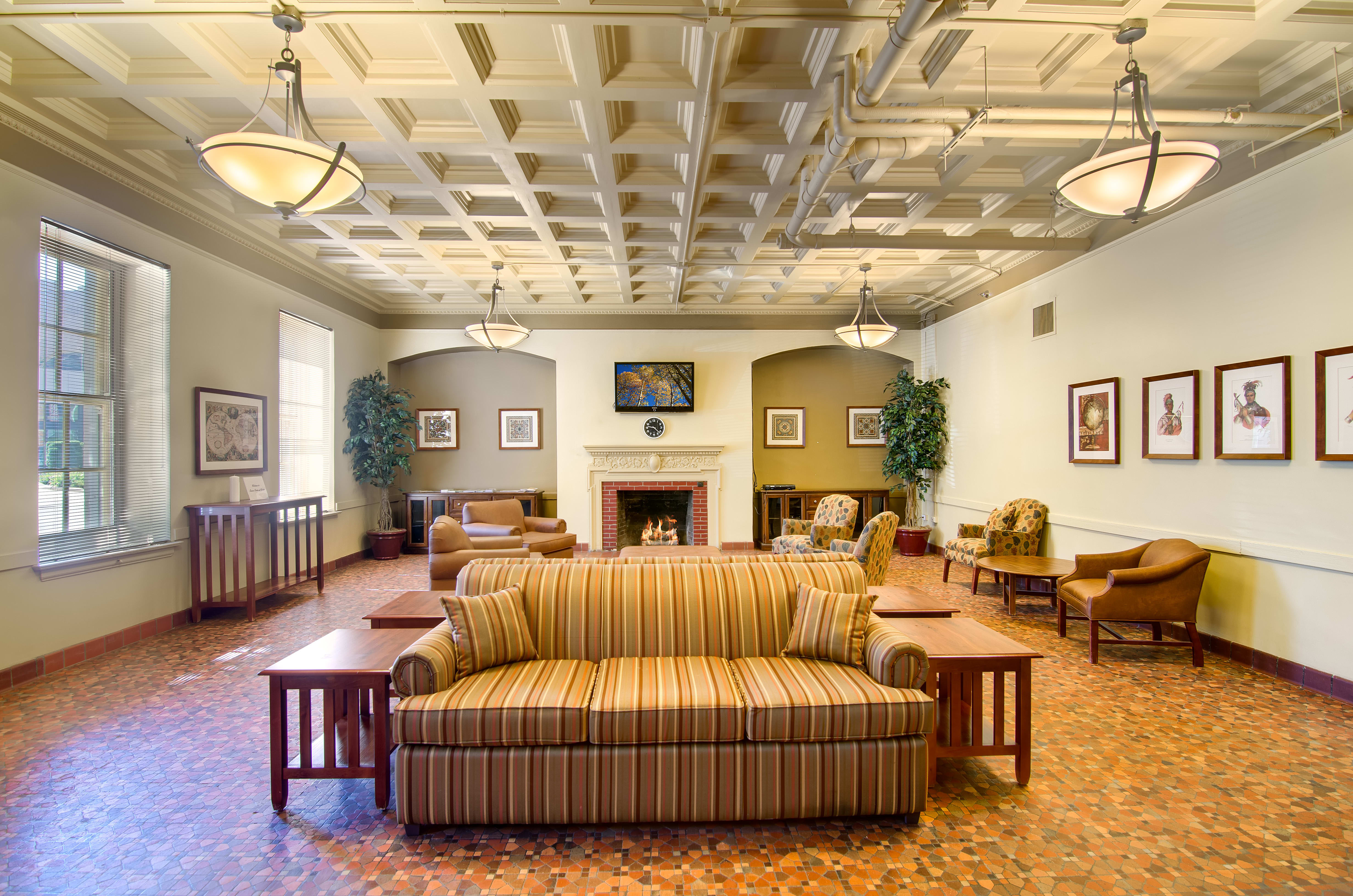 Senior Suites of Joliet Indoor Common Area