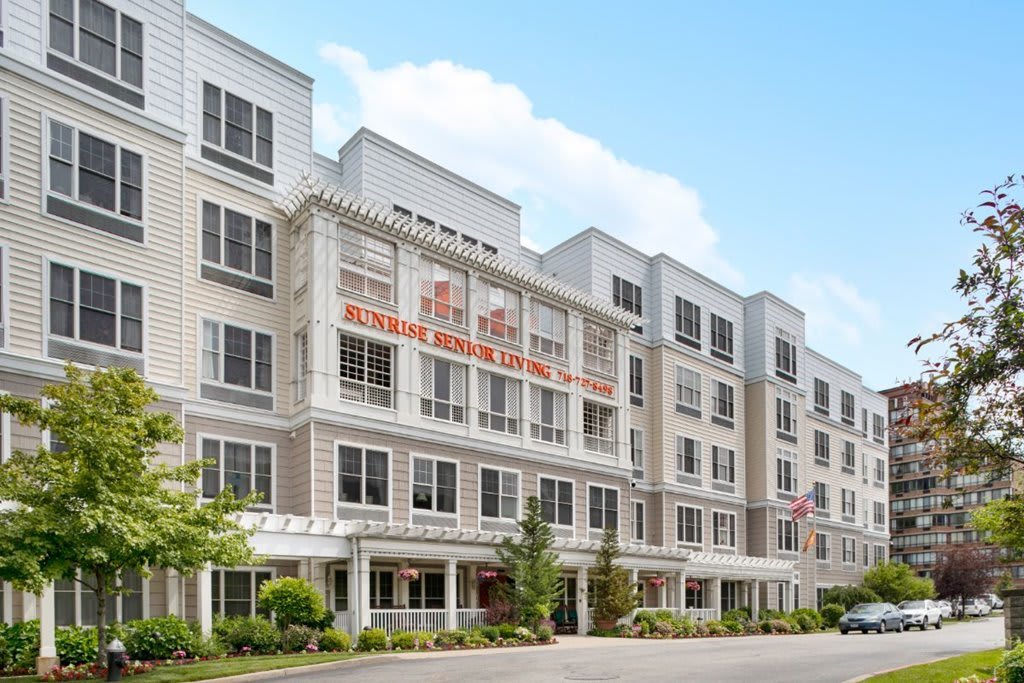 Sunrise of Staten Island community exterior