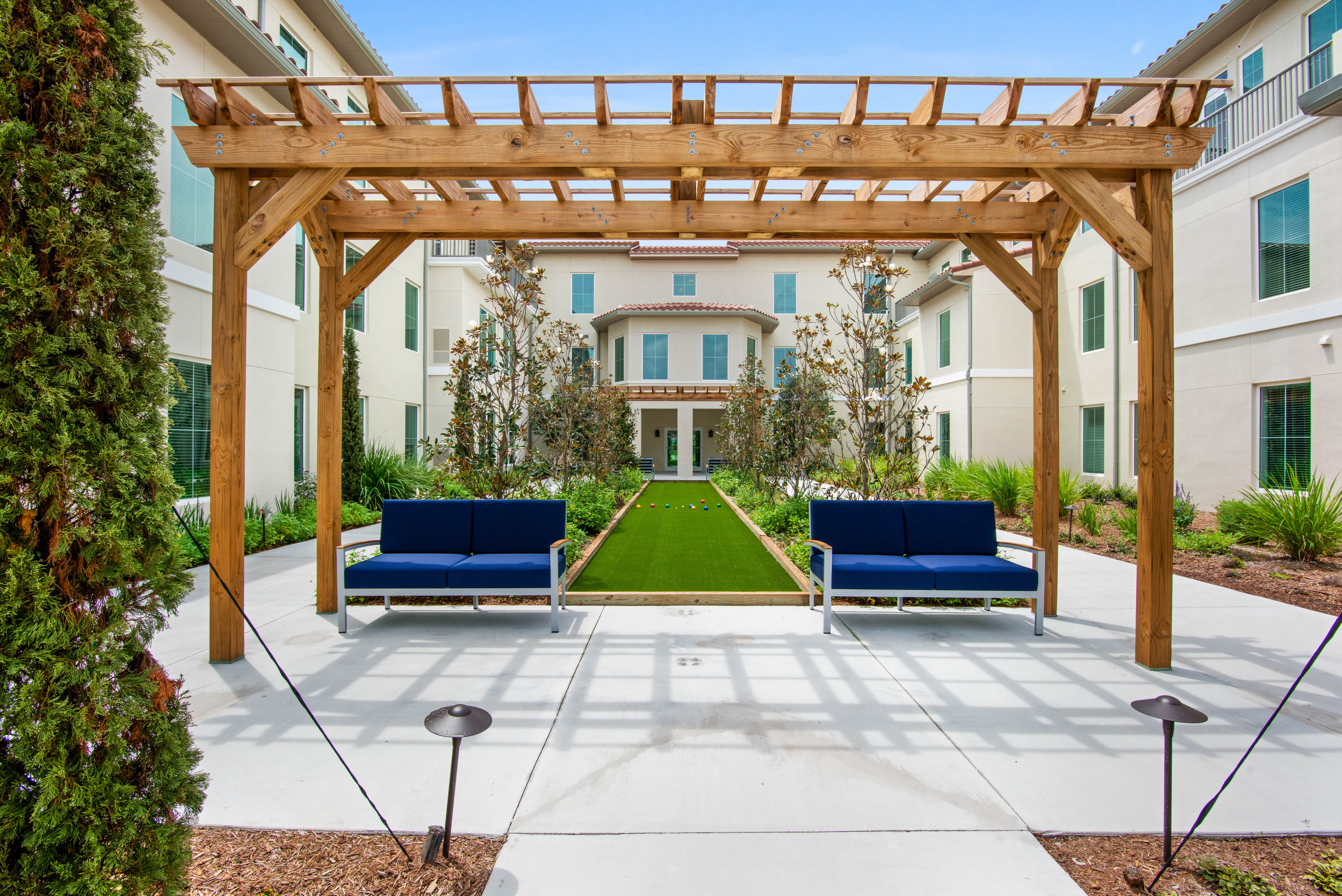 Tuscan Gardens of Delray Beach courtyard