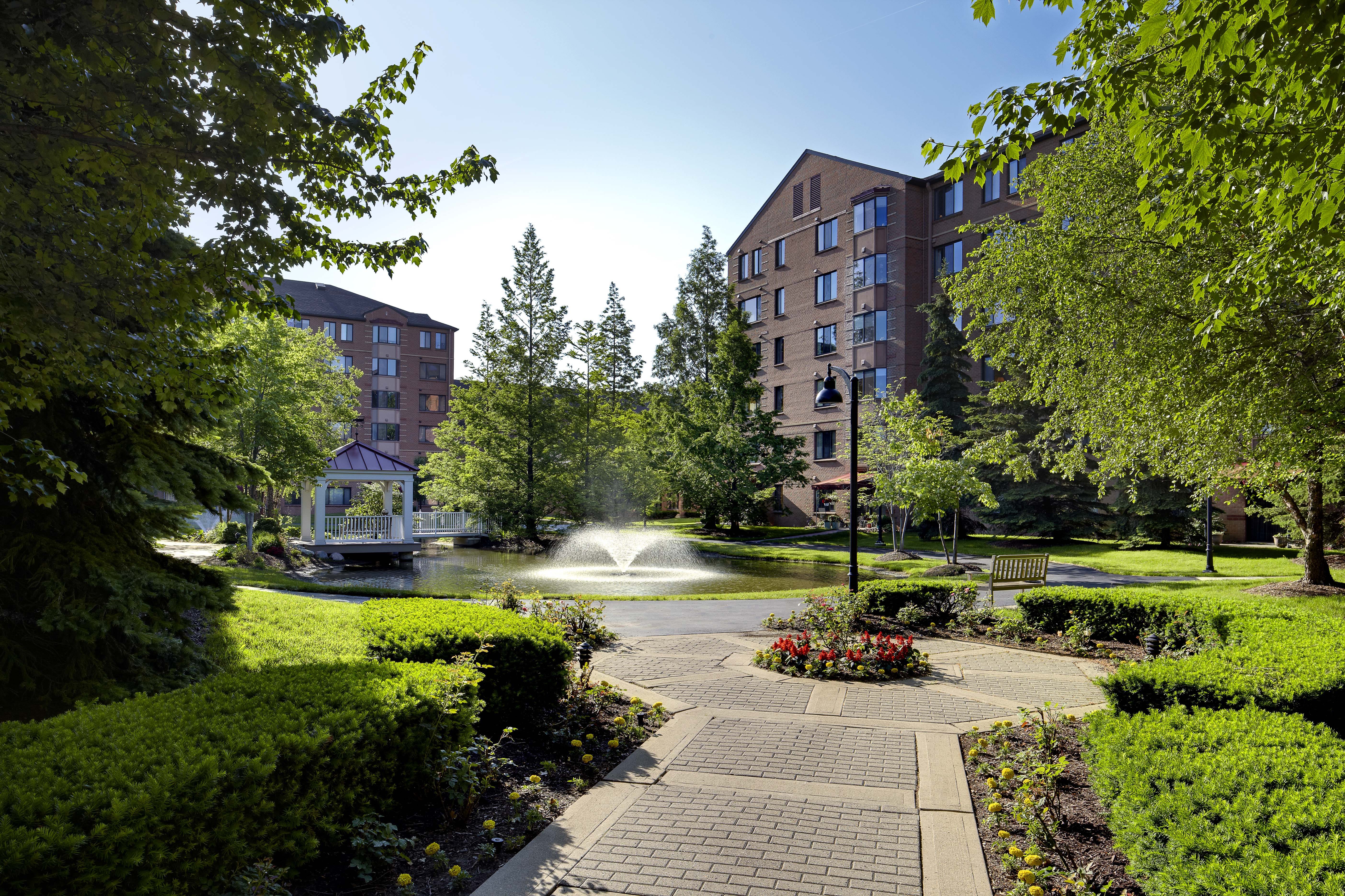 Allegria Village, a CCRC outdoor common area