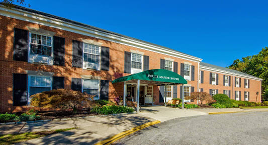 Foulk Manor South community exterior