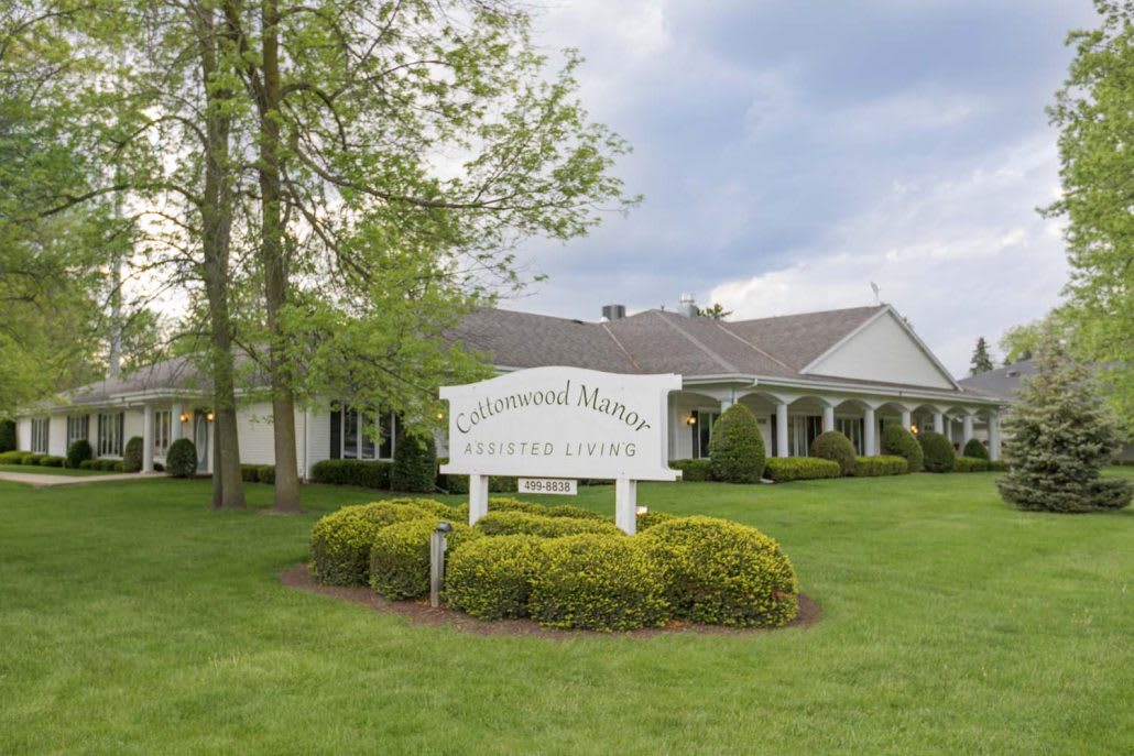 Cottonwood Manor community exterior