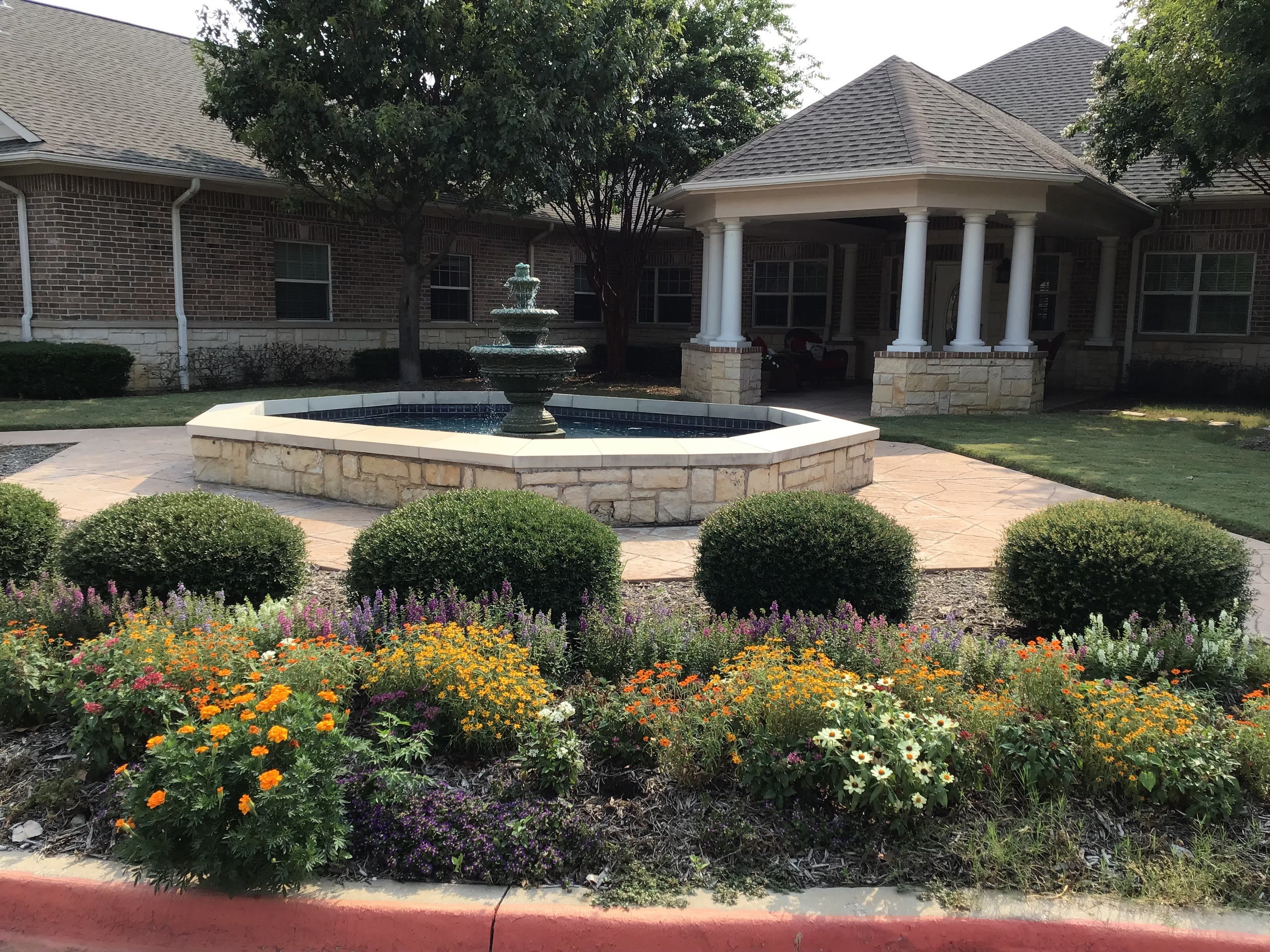 The Crossings at Flower Mound outdoor common area