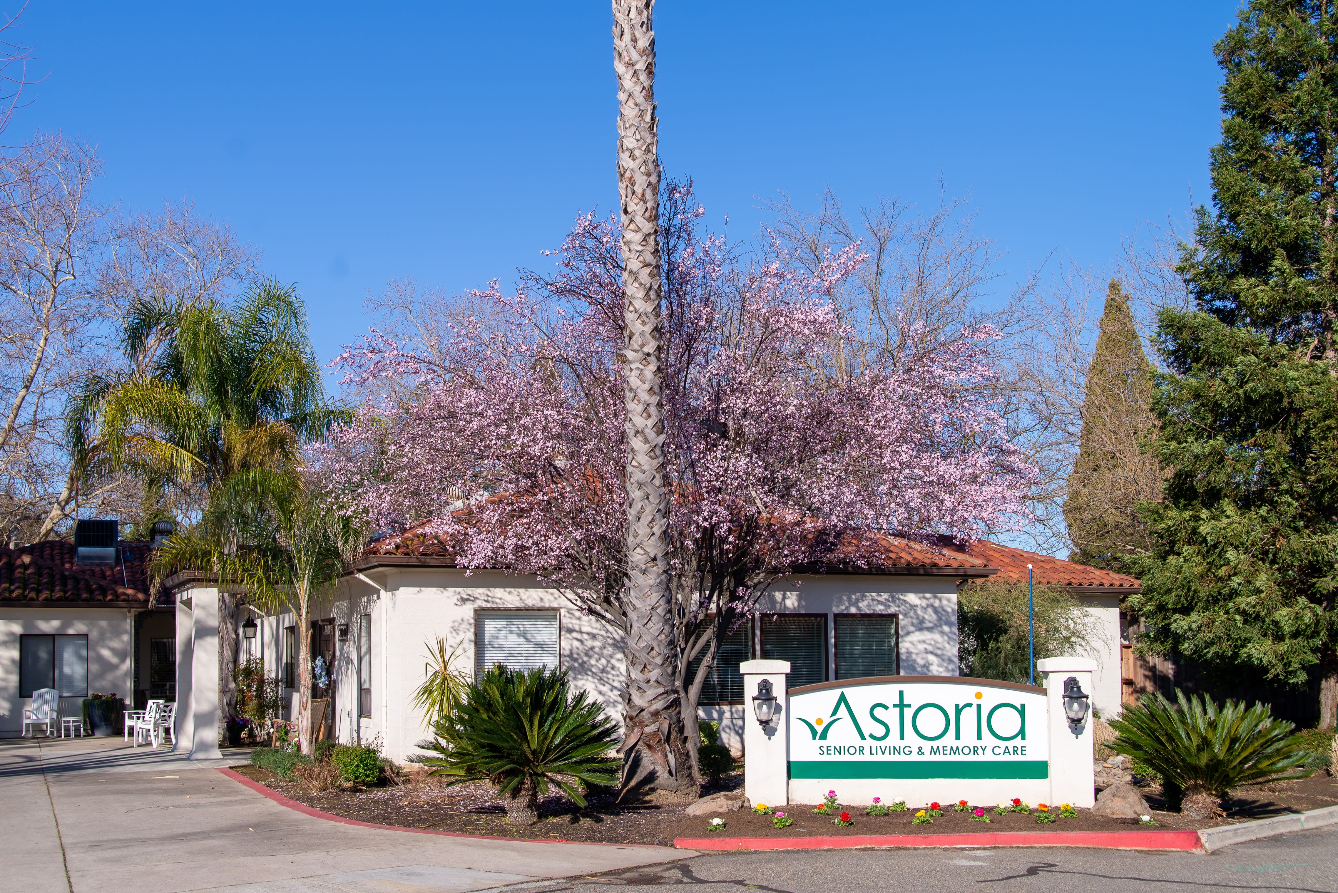 Astoria at Oakdale community exterior