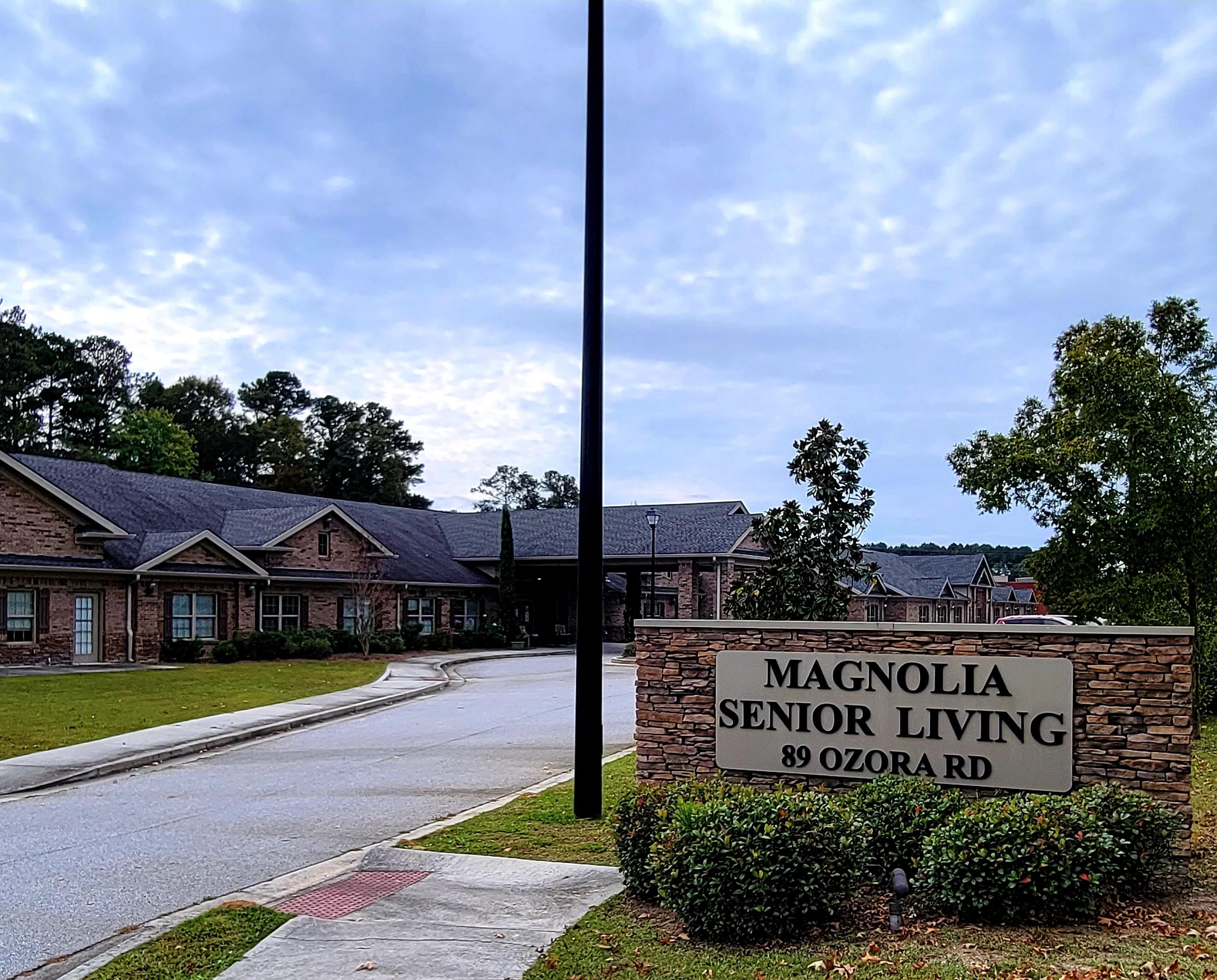 Magnolia Senior Living at Loganville community exterior