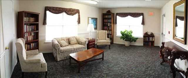 Canoe Brook Assisted Living - Duncan indoor common area