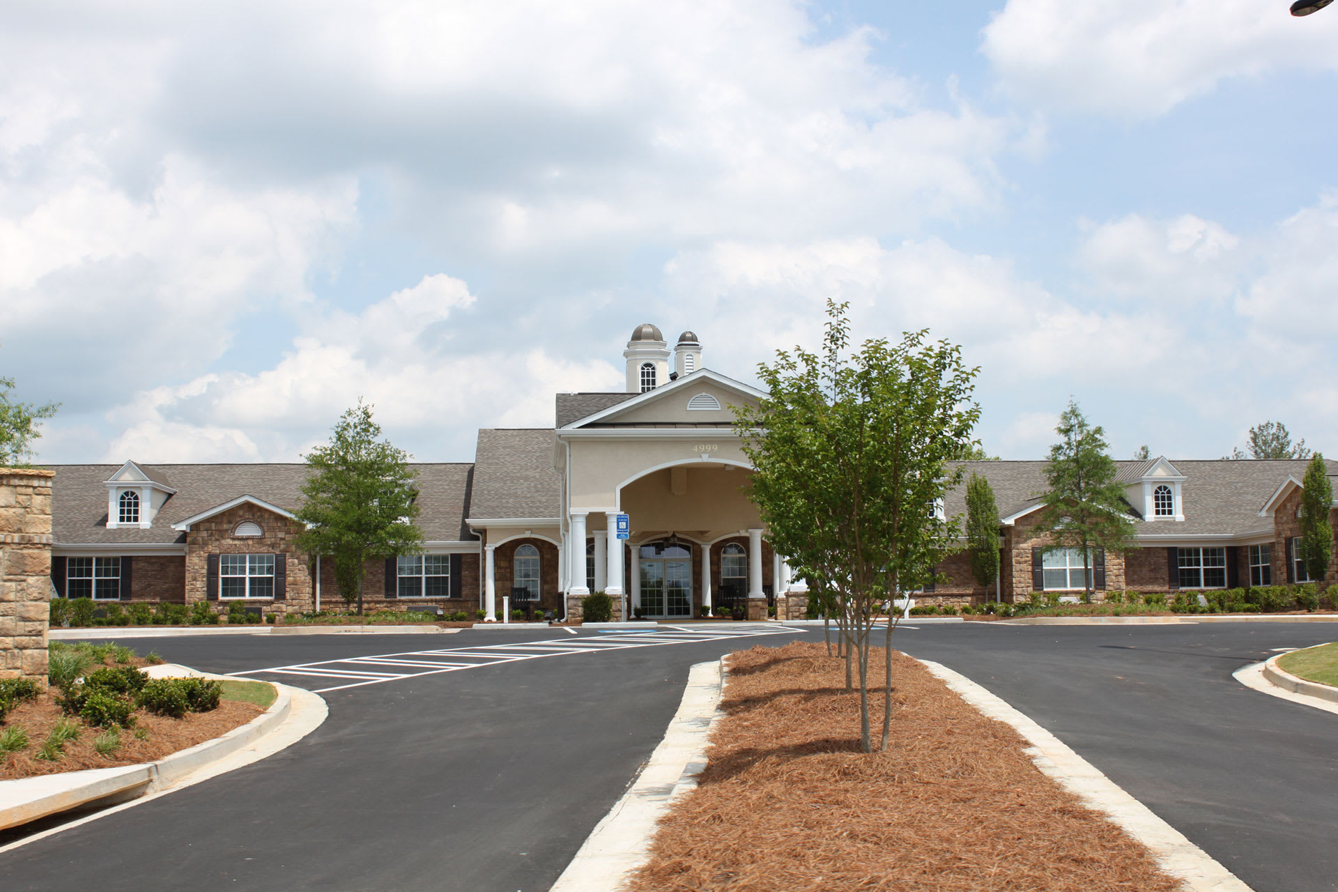 Benton House of Newnan Lakes community exterior