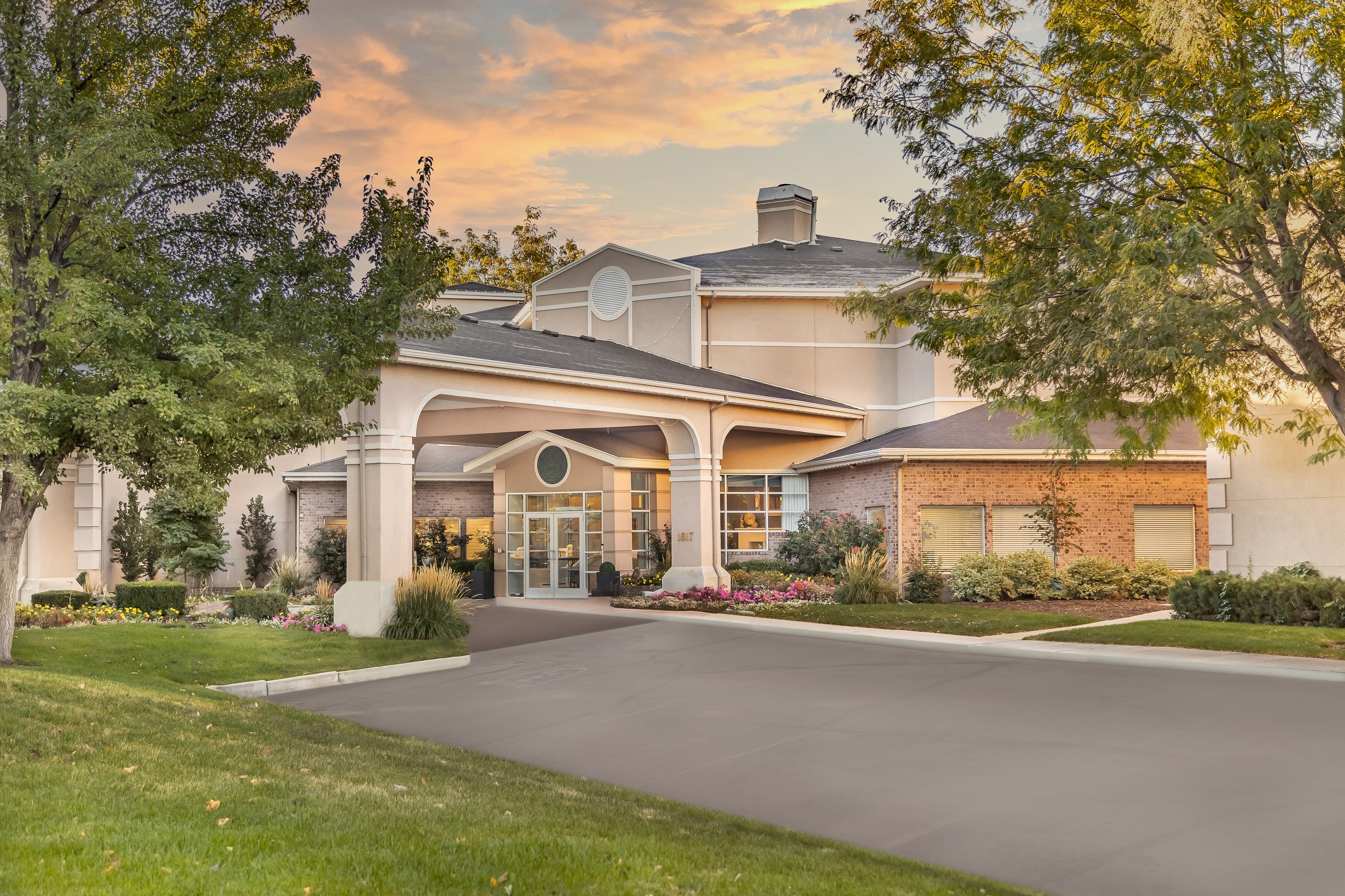 Legacy House Assisted Living of South Jordan outdoor common area