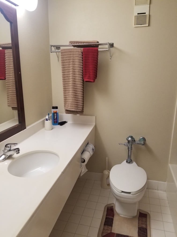 Noble Senior Living at Fort Wayne bathroom