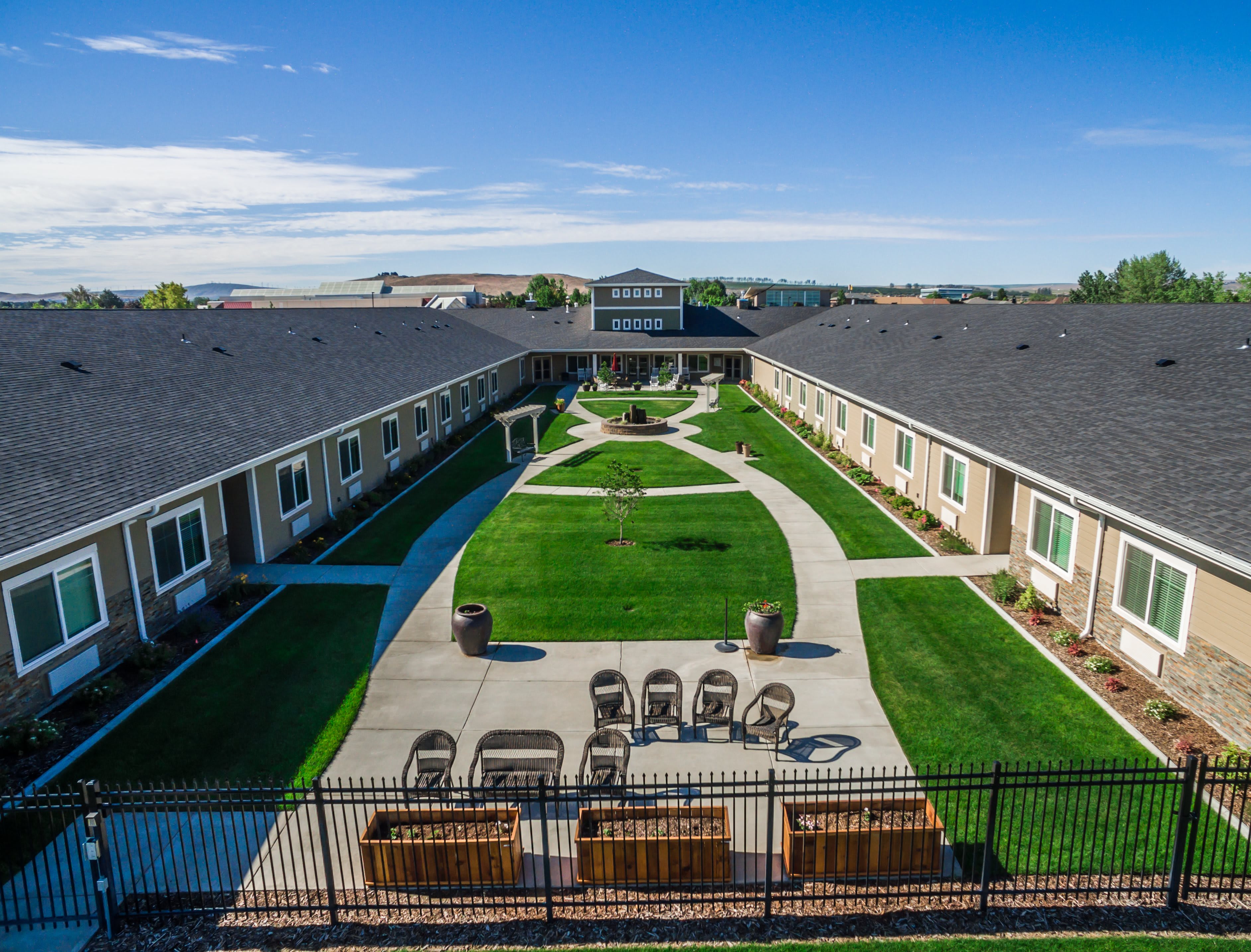 Ciel Senior Living of Tri-Cities Memory Care outdoor common area