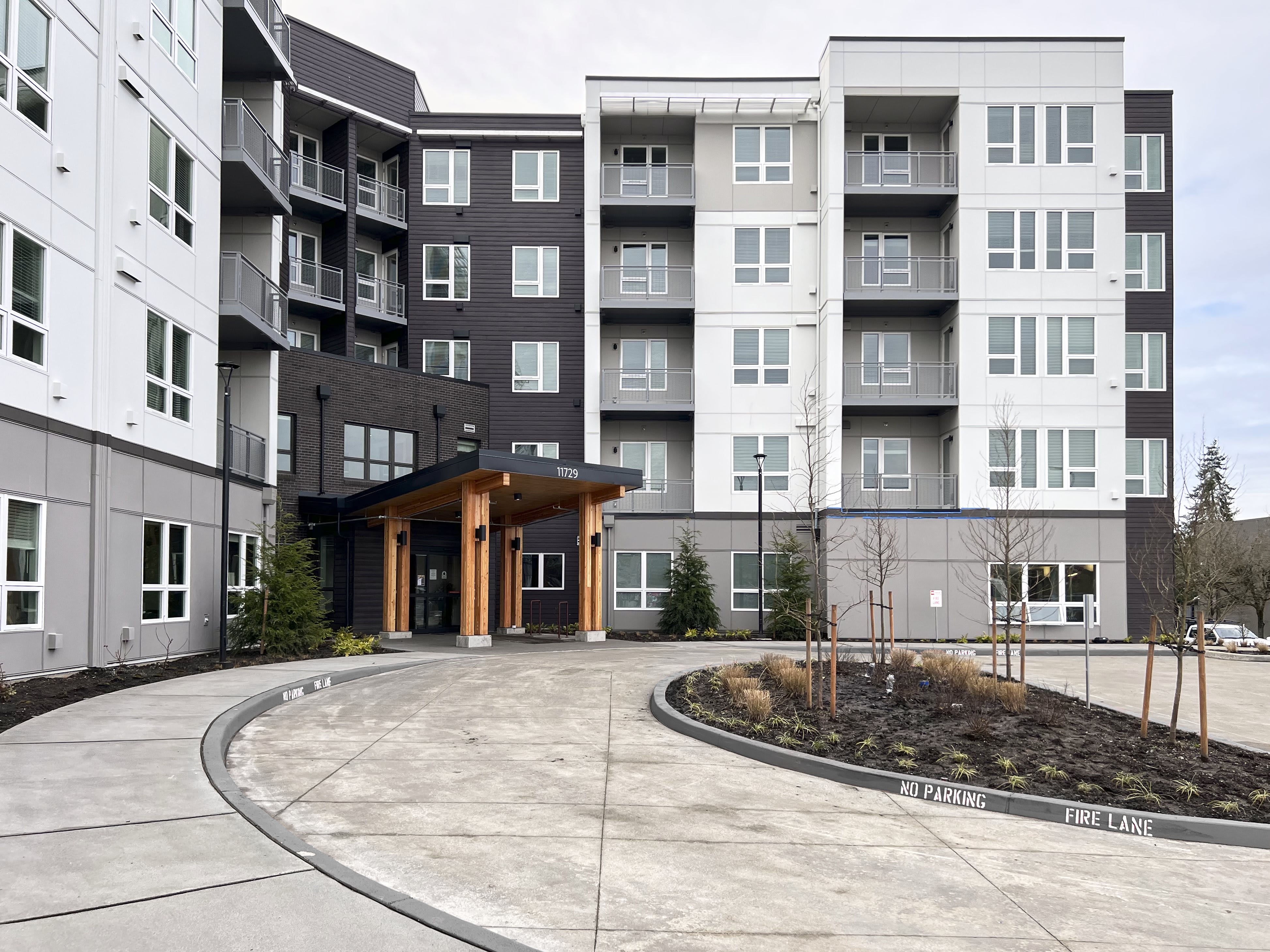 MorningStar Senior Living of Kirkland community exterior