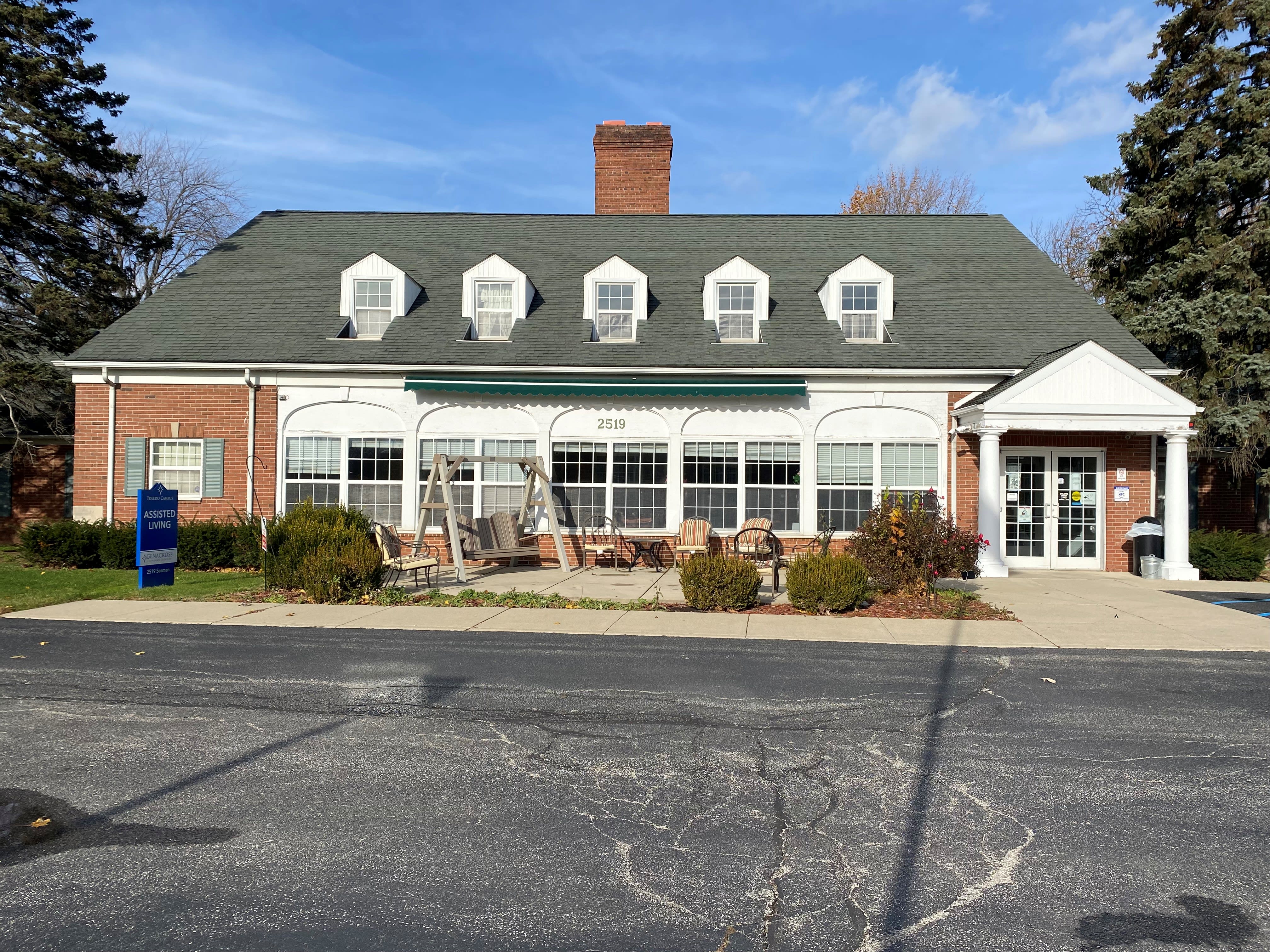 Majestic Care of Toledo community exterior