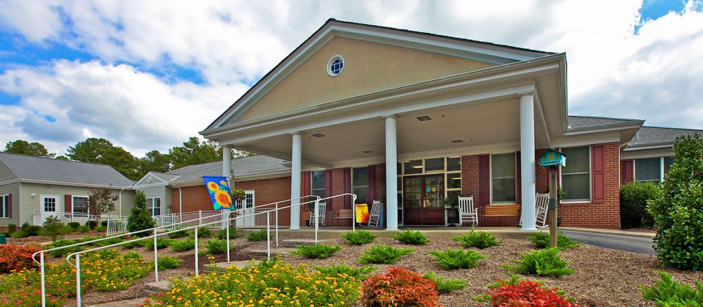 Commonwealth Senior Living at Gloucester House community exterior