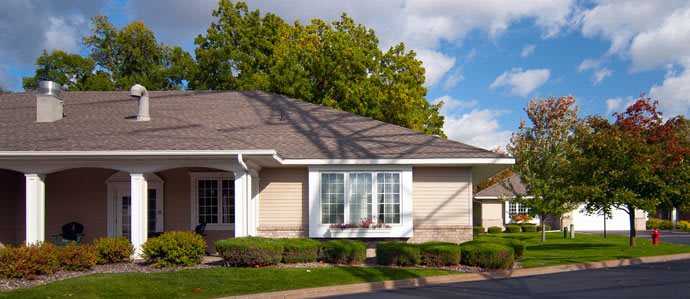 Emerald Crest of Minnetonka community exterior