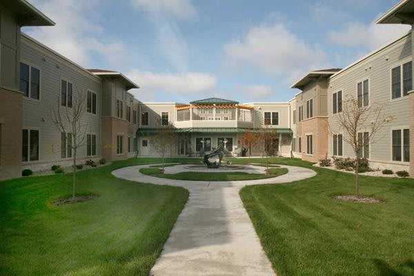 Oak Park Place Madison courtyard