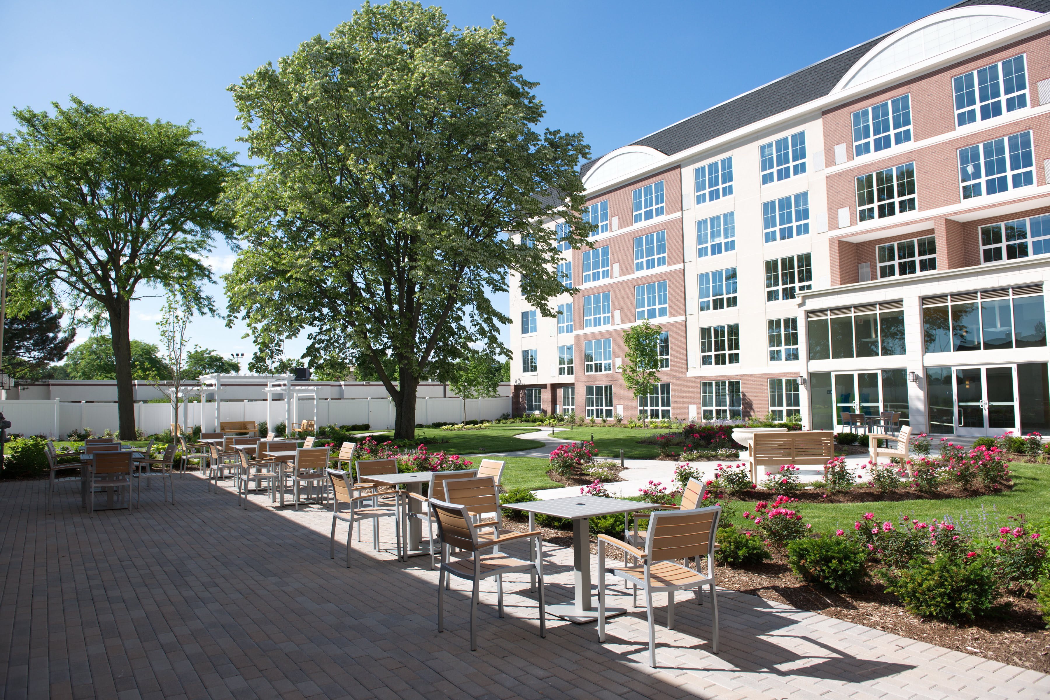 The Grand at Twin Lakes outdoor common area