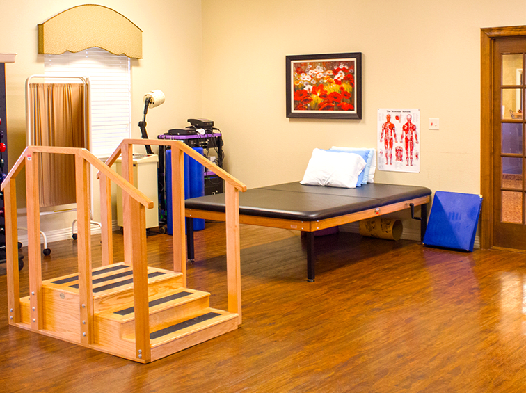 Spanish Trails physical therapy room