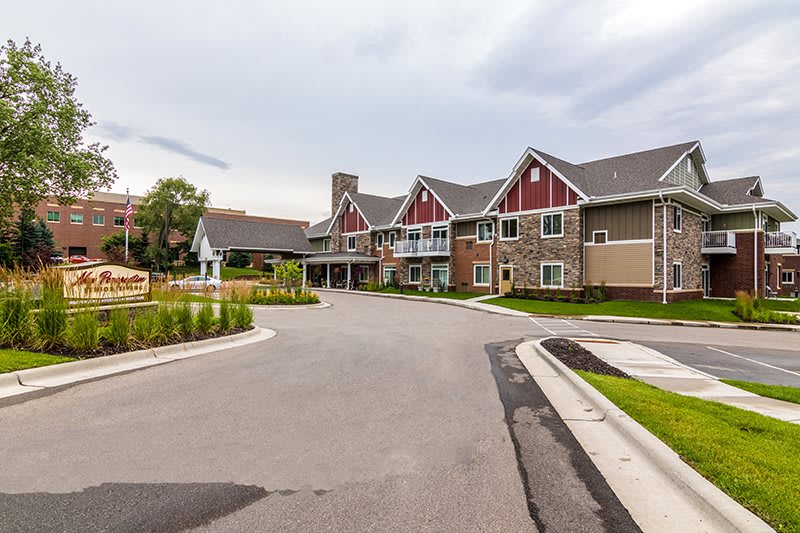 New Perspective Senior Living l Woodbury community exterior