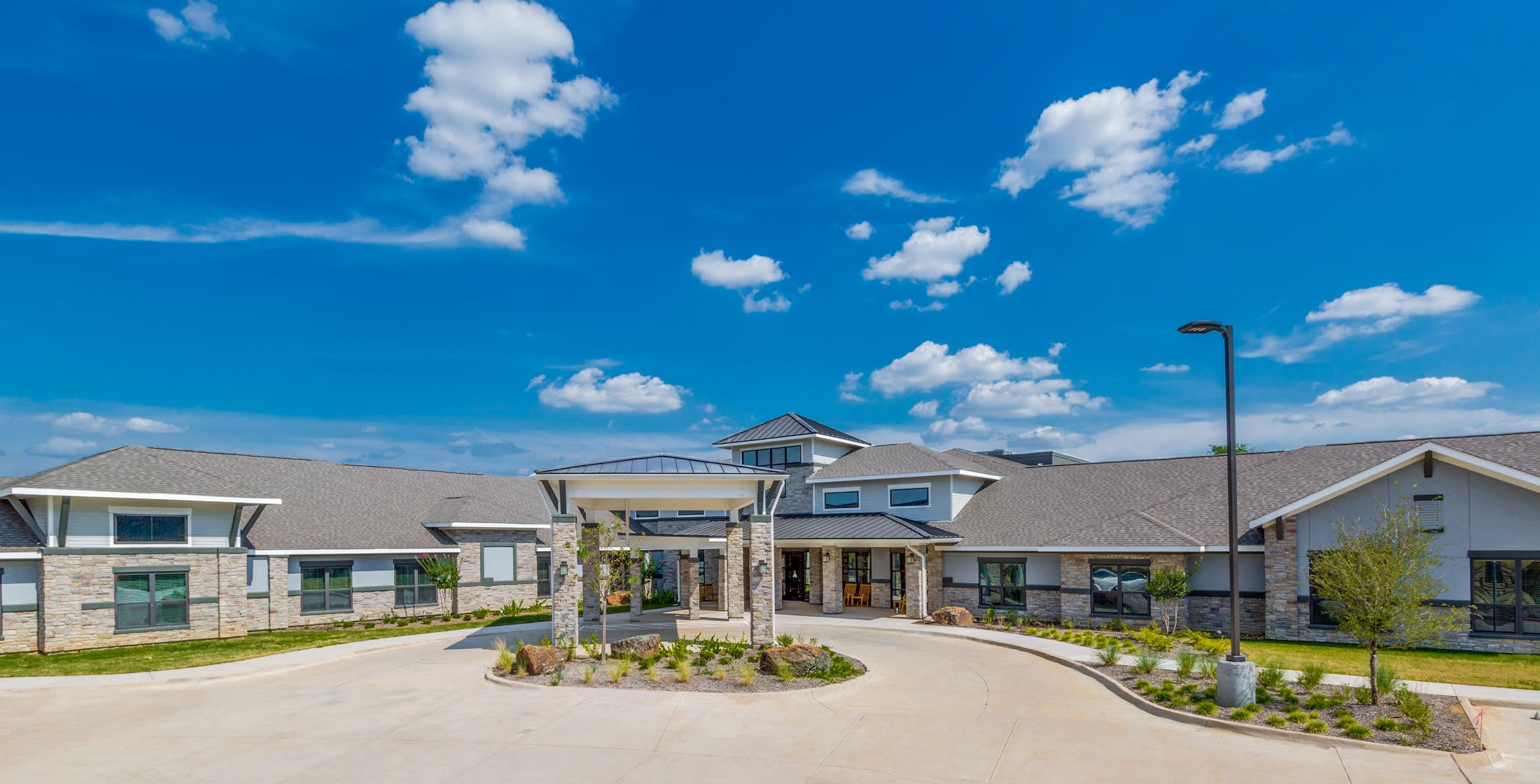 Heartis Arlington community exterior