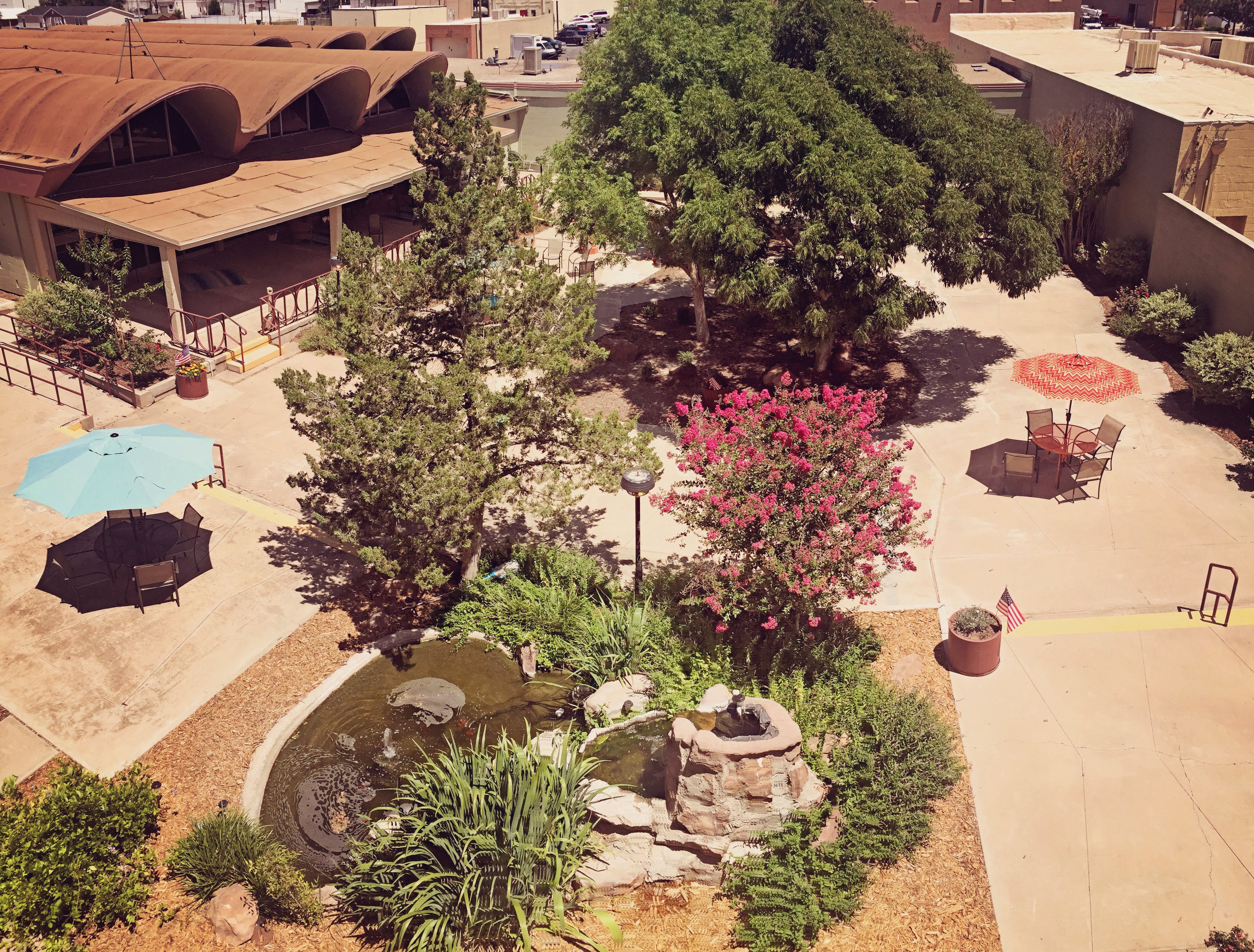 Landmark at Desert Gardens patio