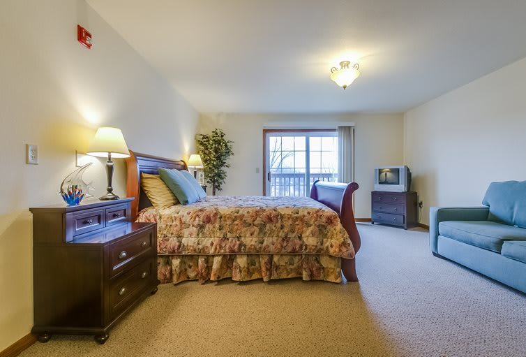 Cedarhurst of Jackson bedroom