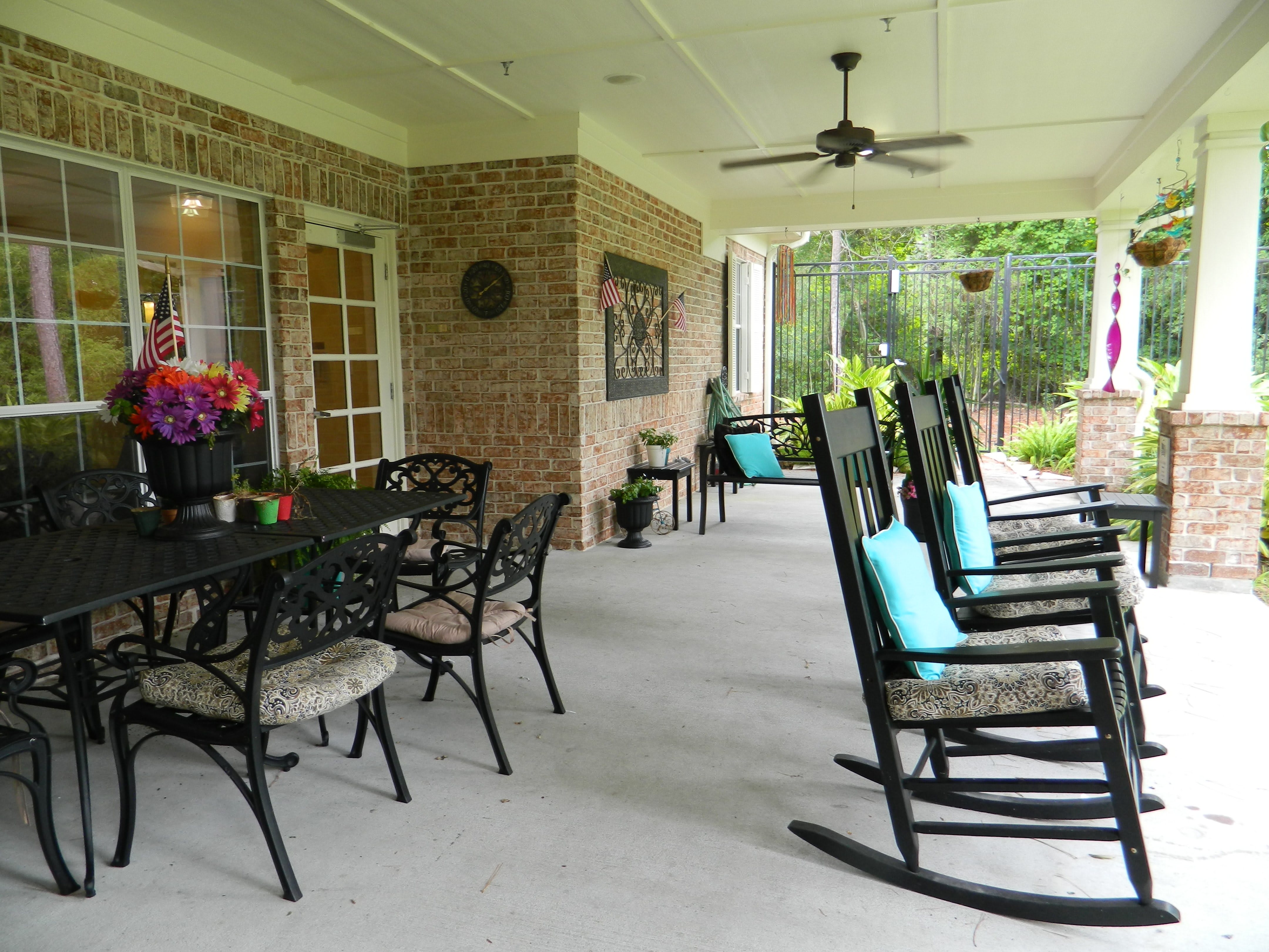 The Villas of SCR at The Woodlands outdoor common area