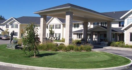 Mulberry Gardens Senior Living community exterior