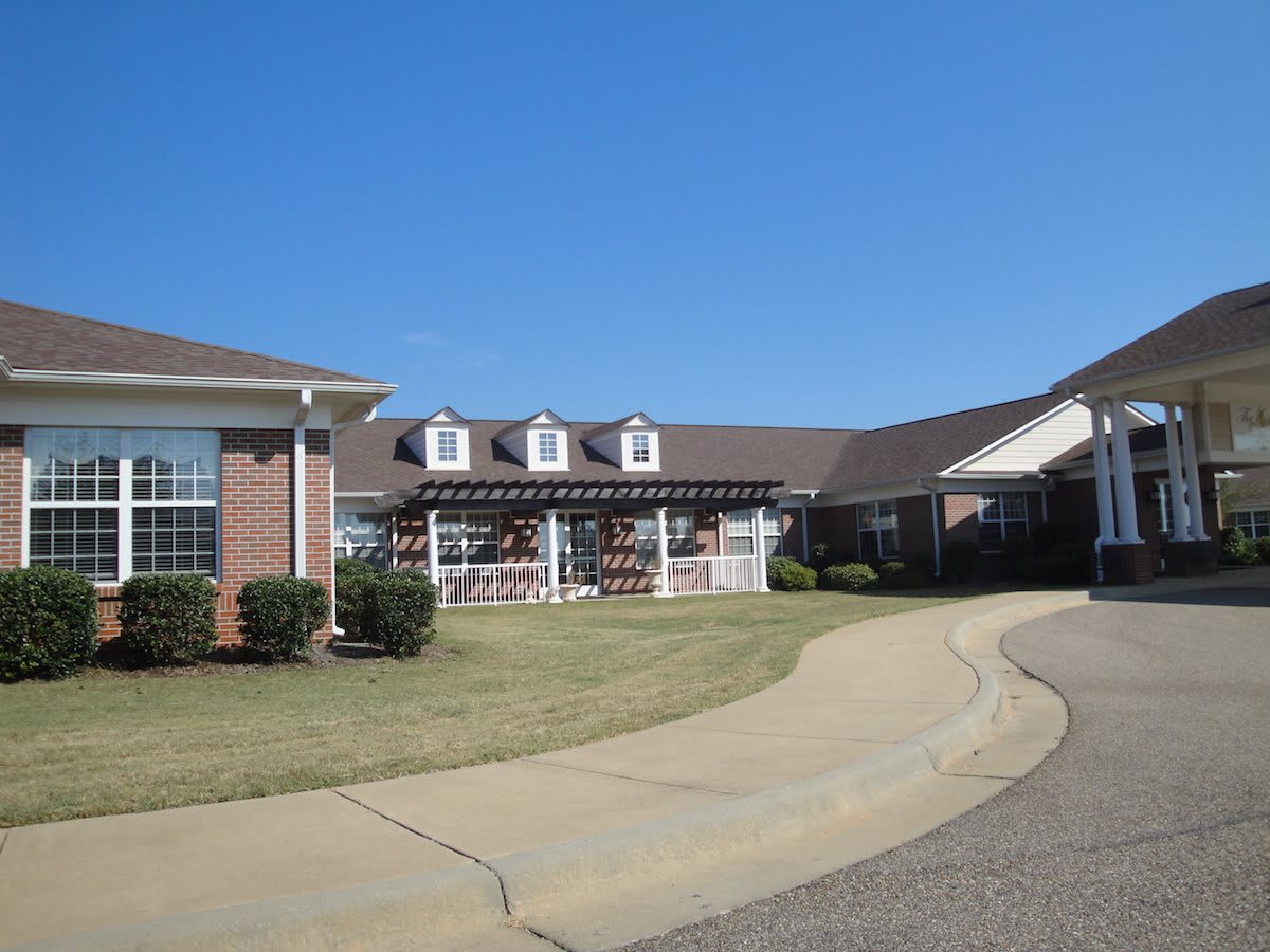 The Gables Assisted Living at Charlton Place community exterior