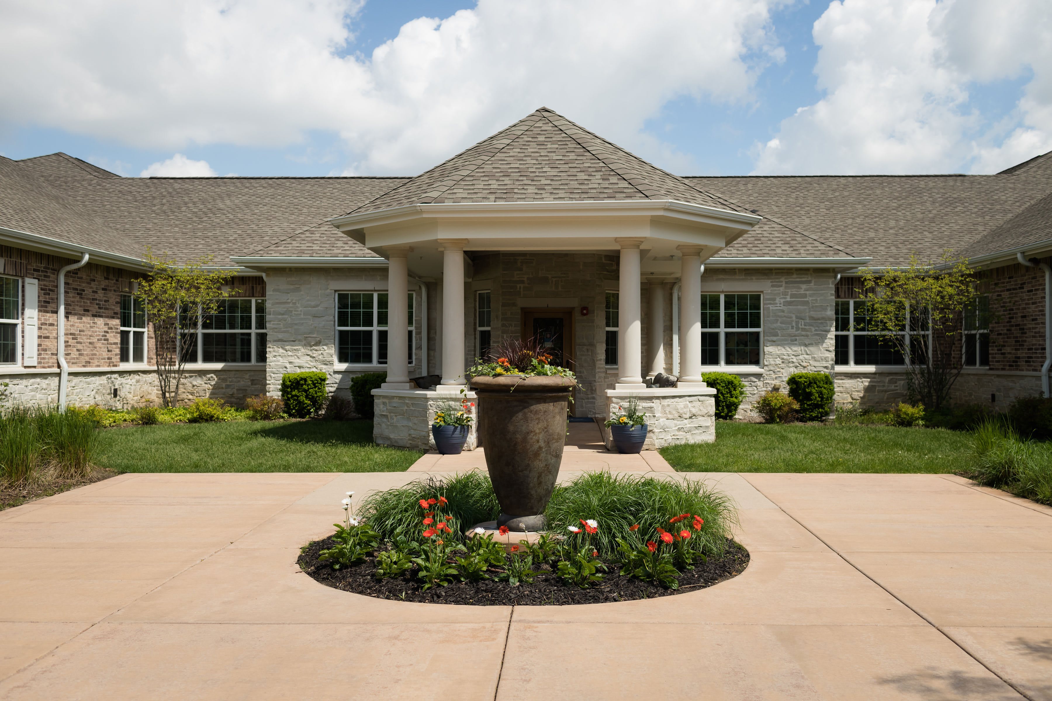 Charter Senior Living of Glen Ellyn Memory Care Glen Ellyn, IL