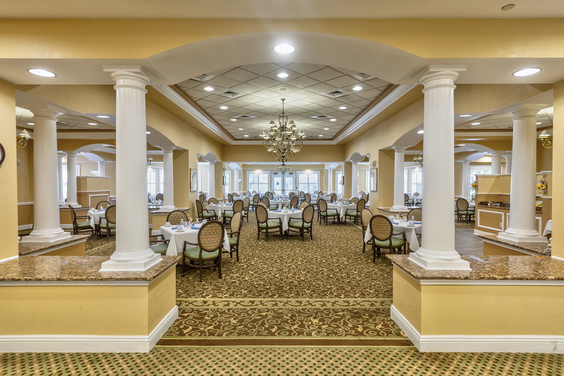 Aston Gardens at Pelican Pointe dining room