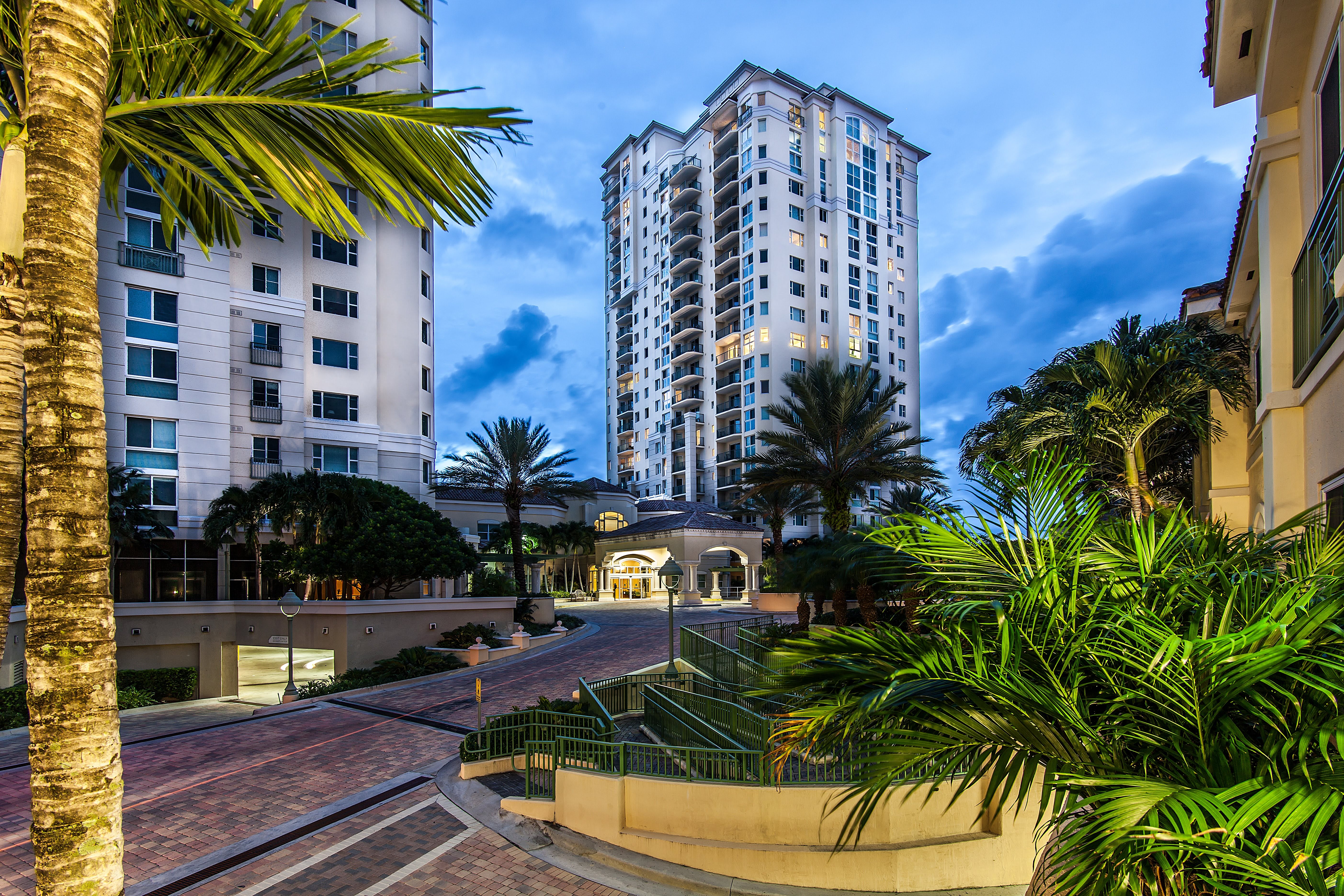 85 Assisted Living Facilities near Hollywood, FL | A Place for Mom