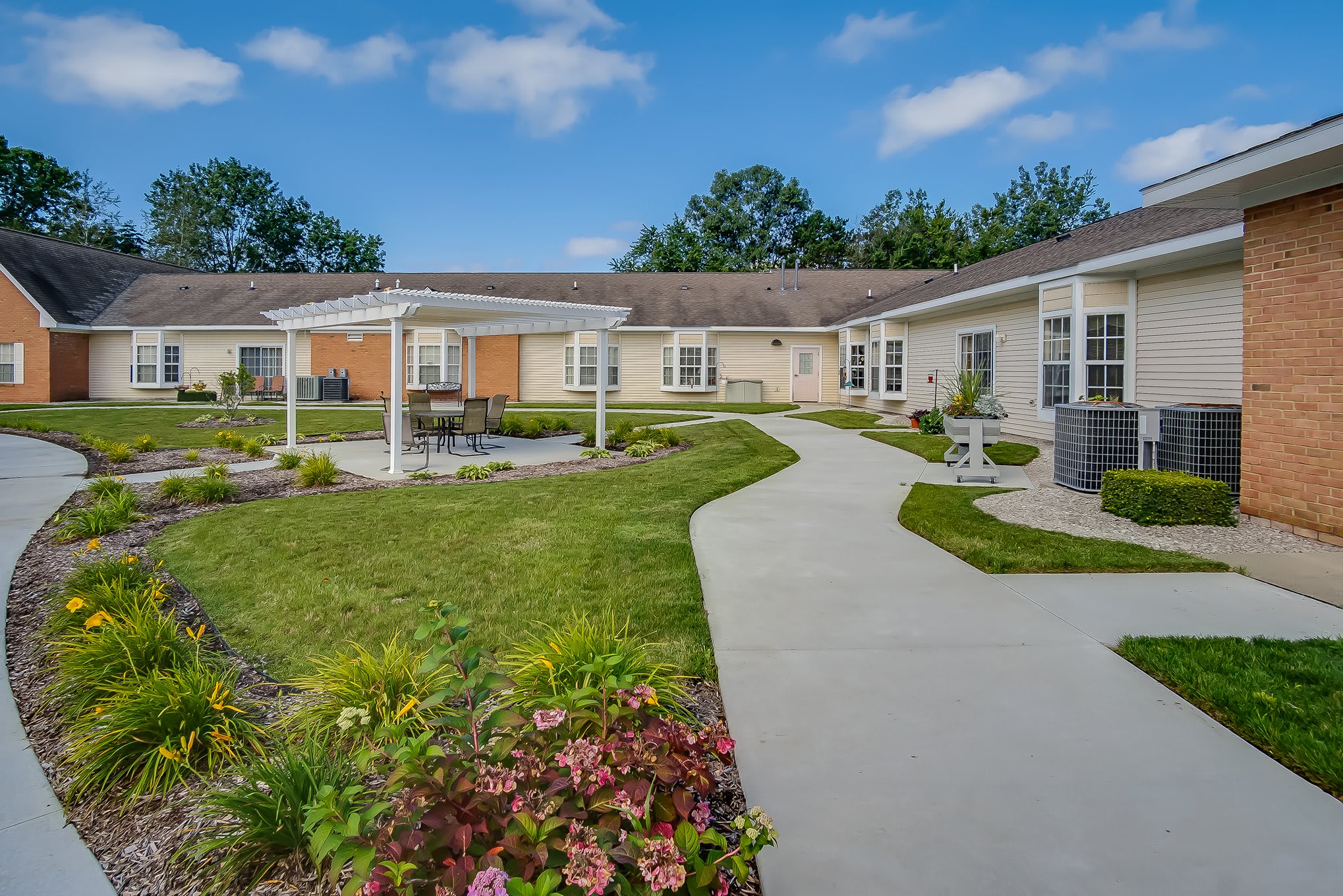 River Ridge Retirement Village outdoor common area