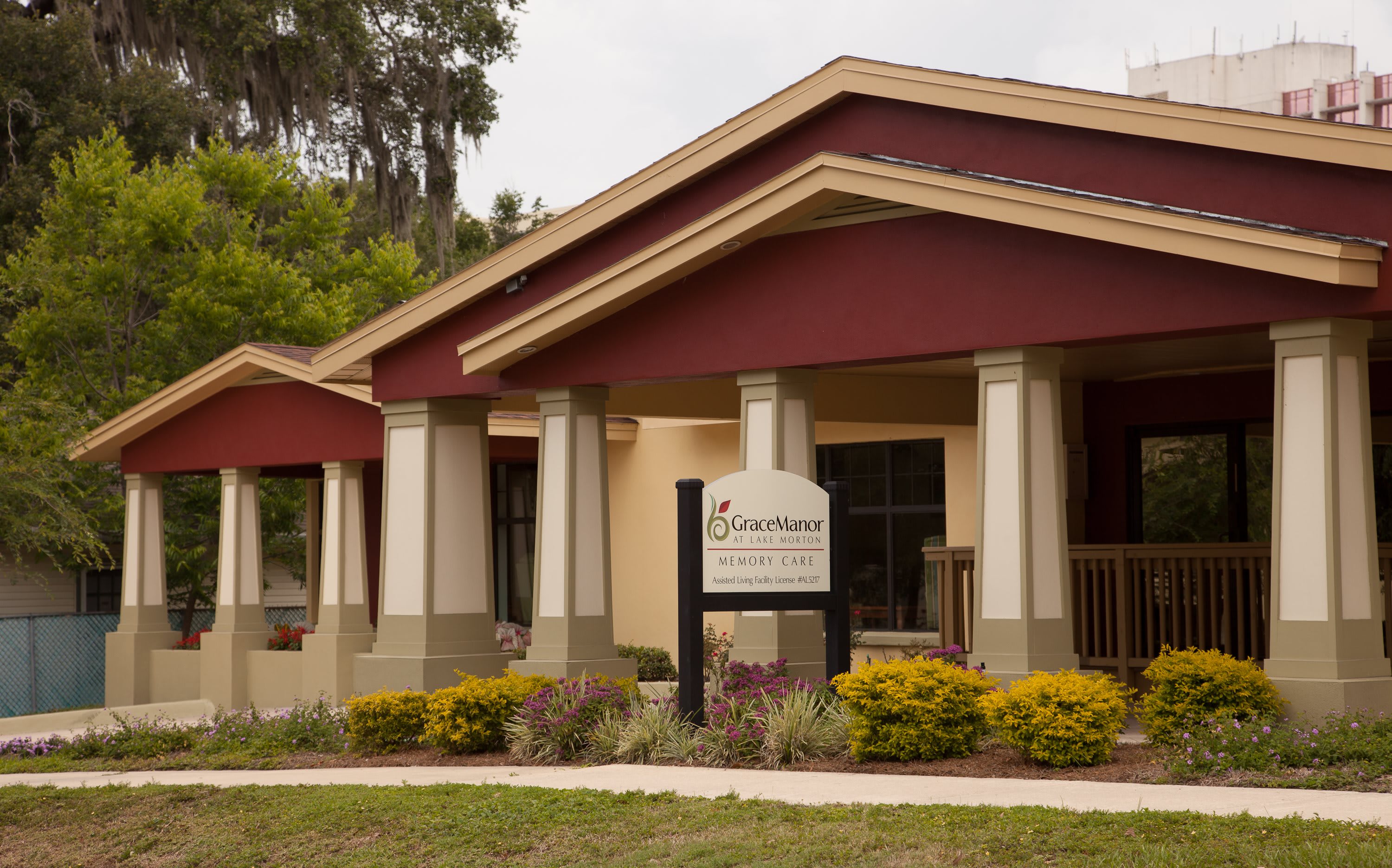 Grace Manor at Lake Morton community exterior