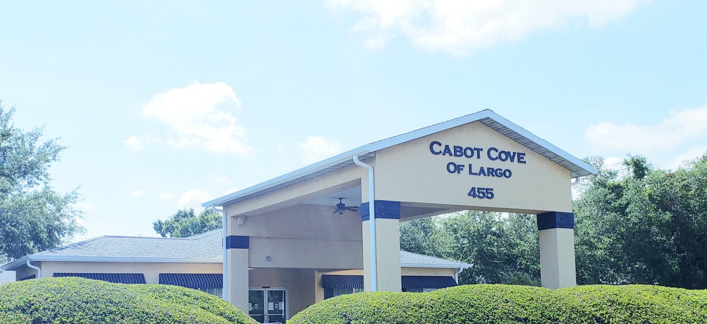 Cabot Cove of Largo Assisted Living and Memory Care outdoor common area