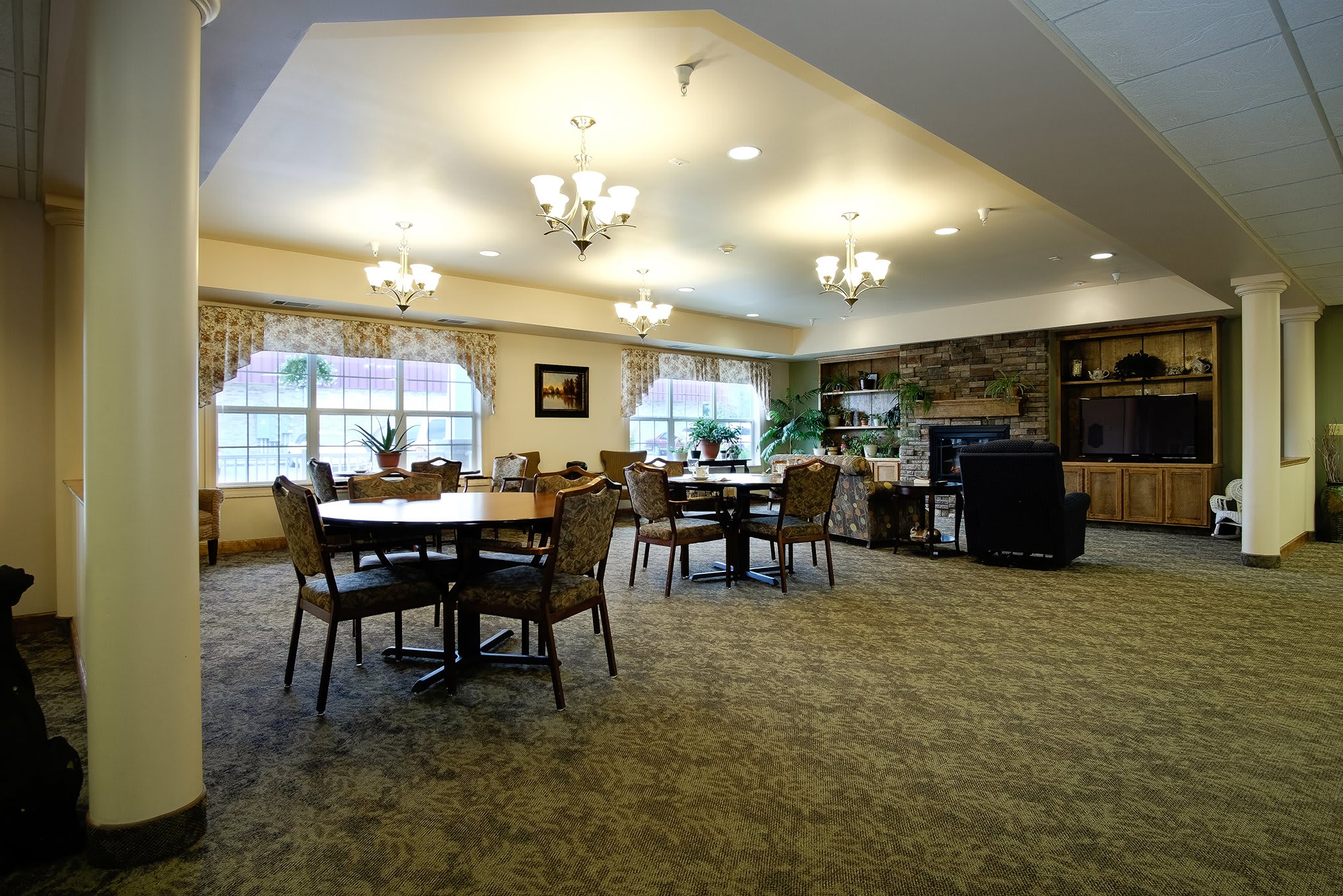 Stonegate Village Assisted Living & Memory Care indoor common area