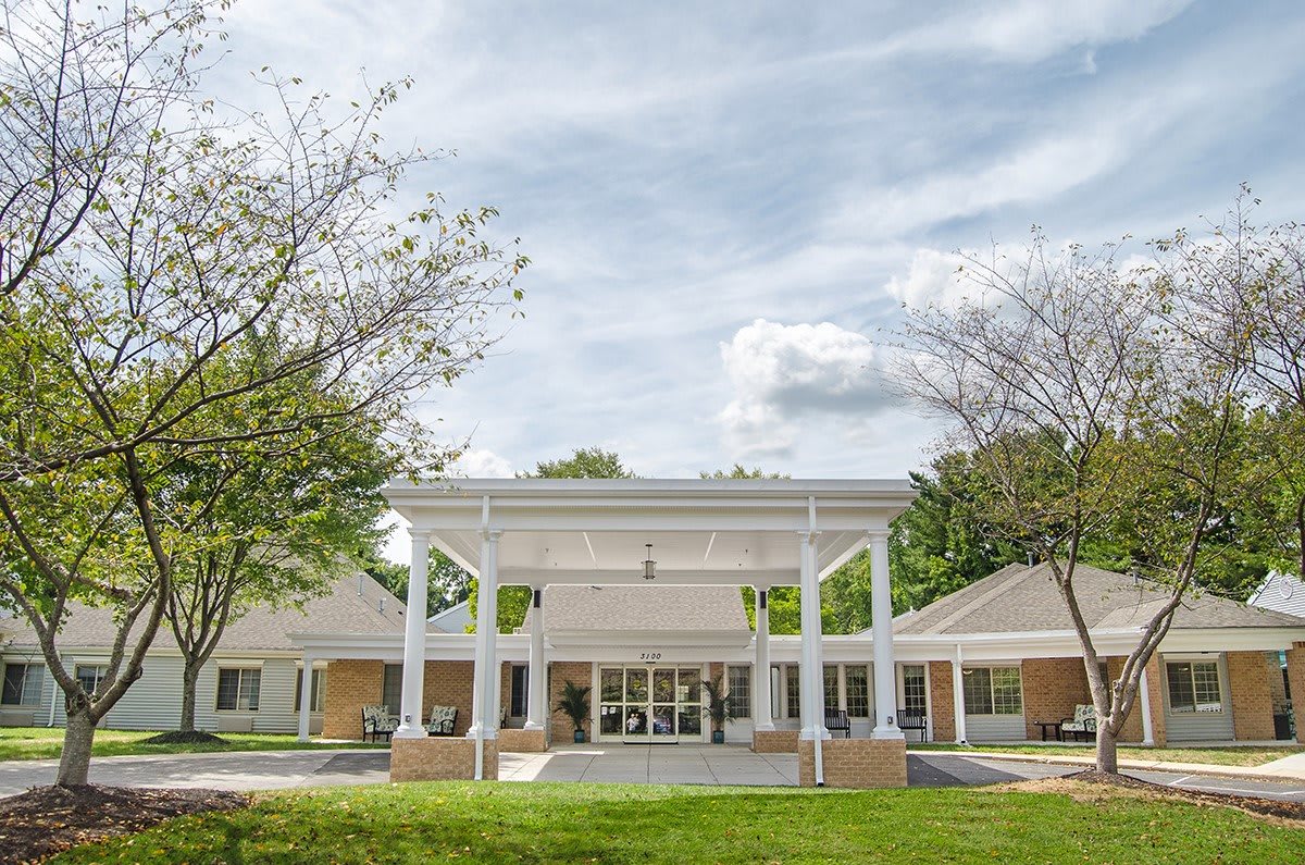 Lighthouse Senior Living at Ellicott City outdoor common area