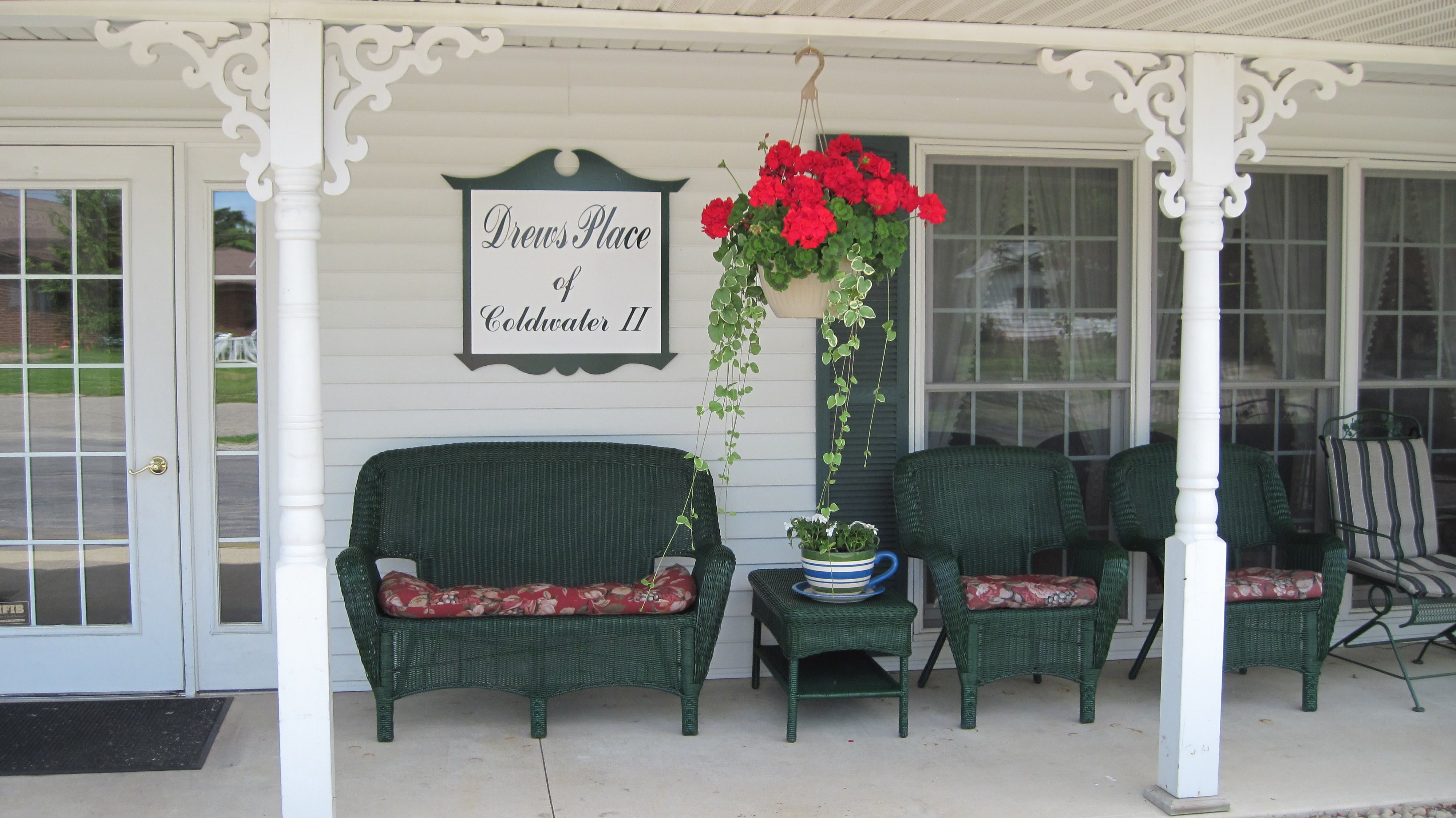 Drews Place of Coldwater II outdoor common area