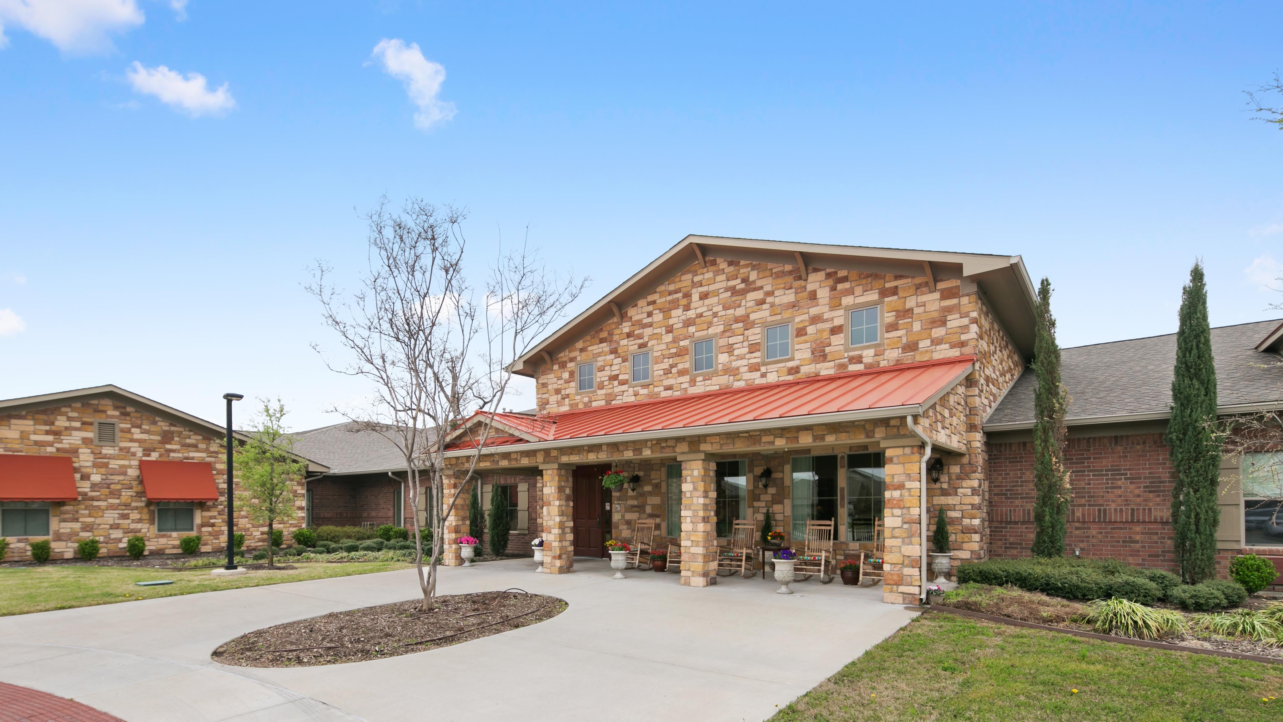 River Oaks Assisted Living and Memory Care community entrance