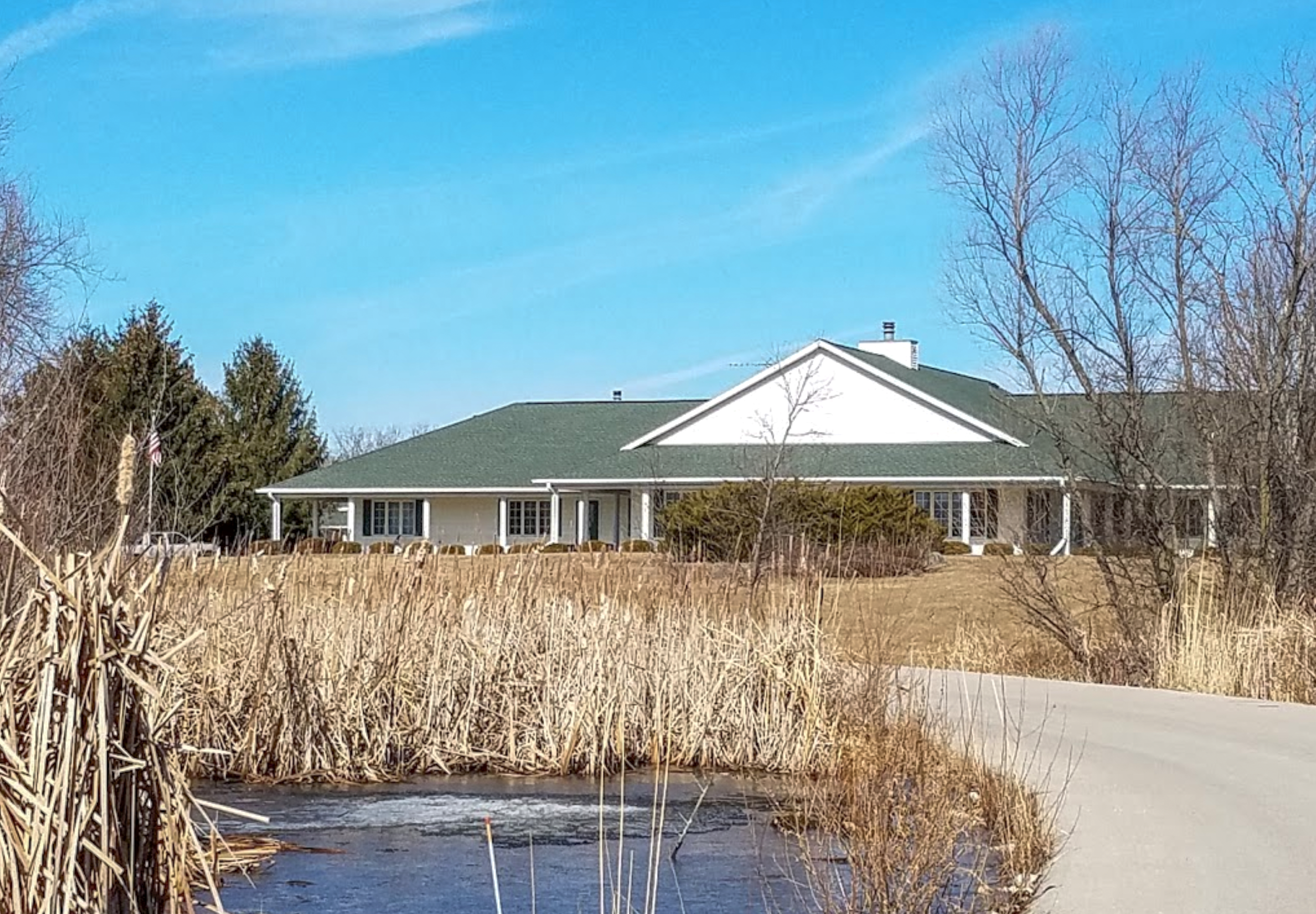 Sage Meadow Lake Geneva community exterior