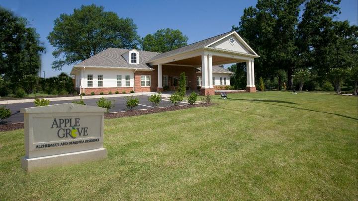 Apple Grove Alzheimer's & Adult Day Care | Memphis, TN 38125