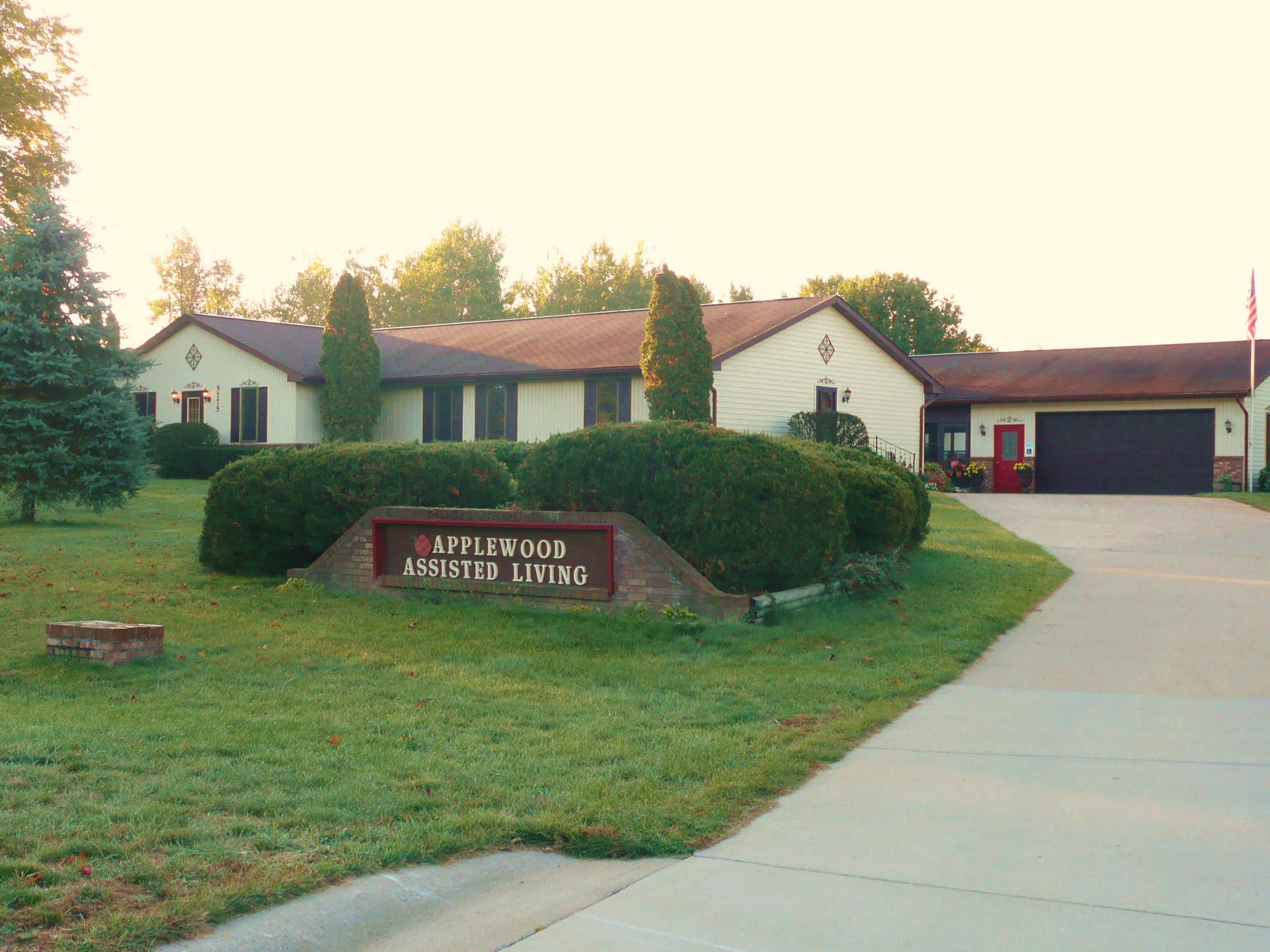 Applewood Assisted Living | Mount Pleasant, MI 48858 | 2 reviews