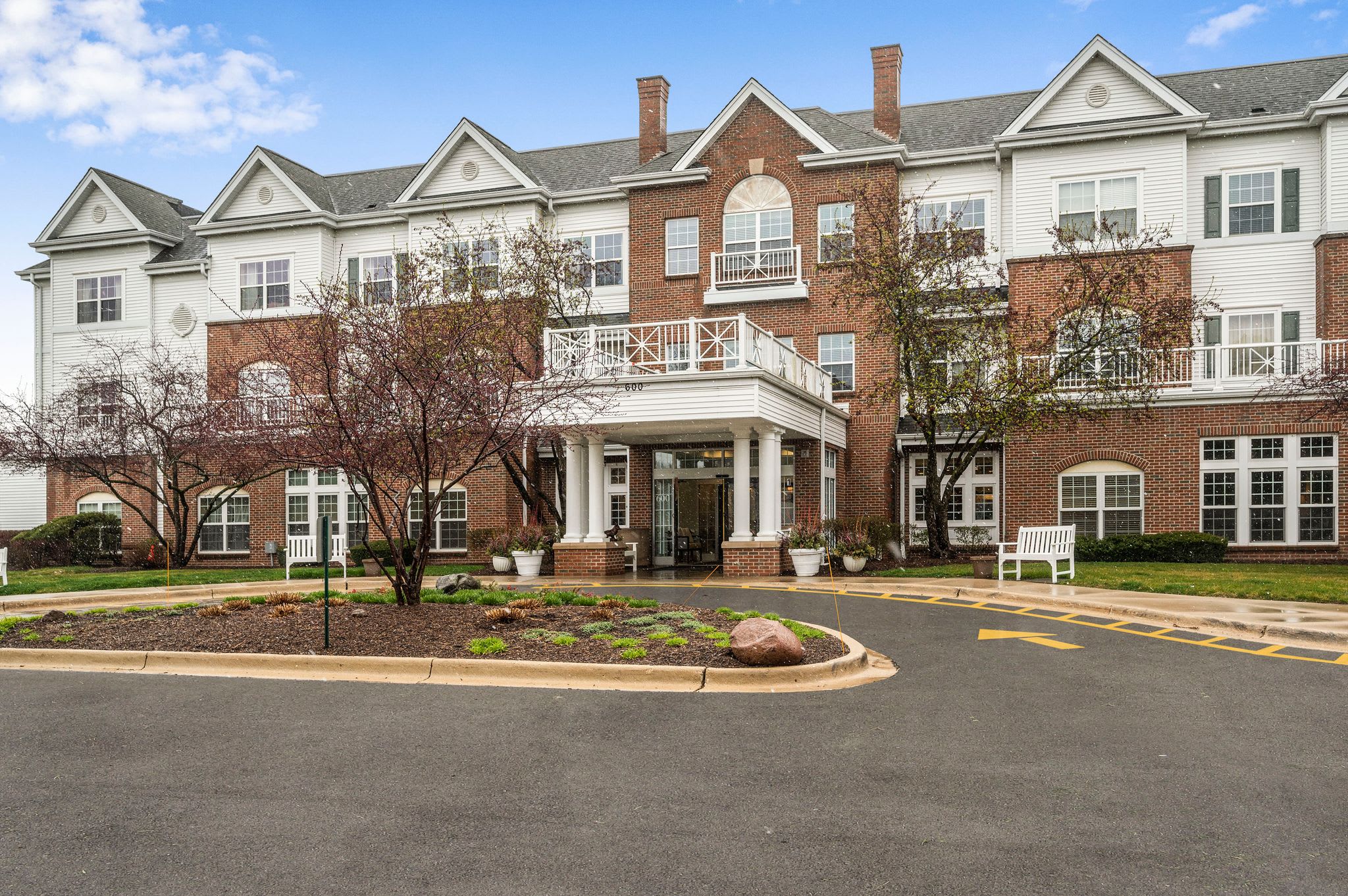 Brighton Gardens of St Charles: Discover Tranquil Living
